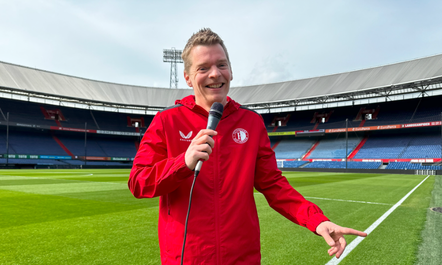 Lars de Klein stadionspeaker bij Feyenoord-FC Utrecht