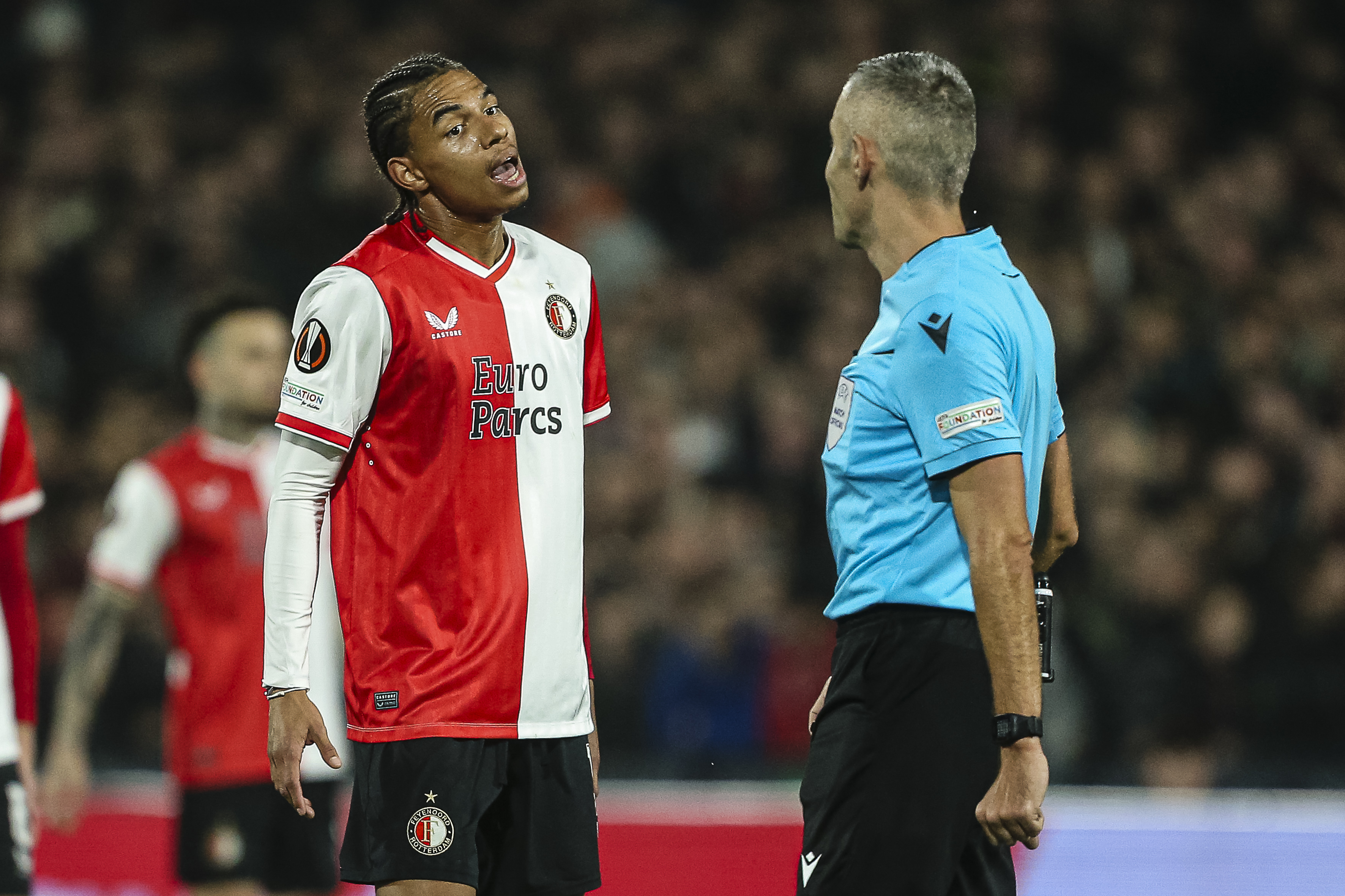 Roemeense arbiter krijgt leiding over Manchester City - Feyenoord