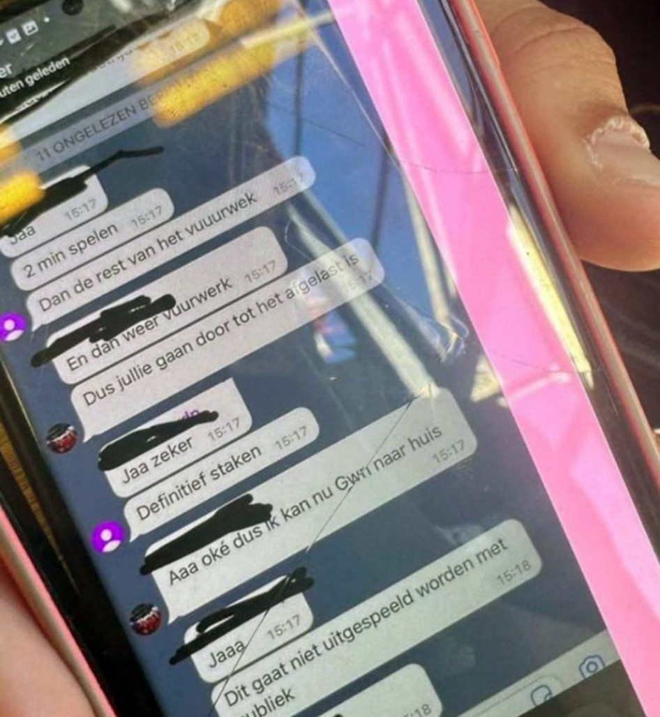 Ajax-hooligans plegen 'gecoördineerde aanval op de wedstrijd'