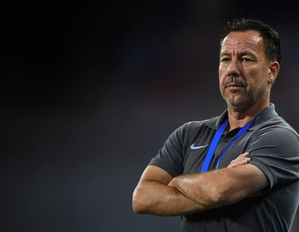 NAC Breda en oud-Feyenoorder Van Gastel met één been in de Eredivisie