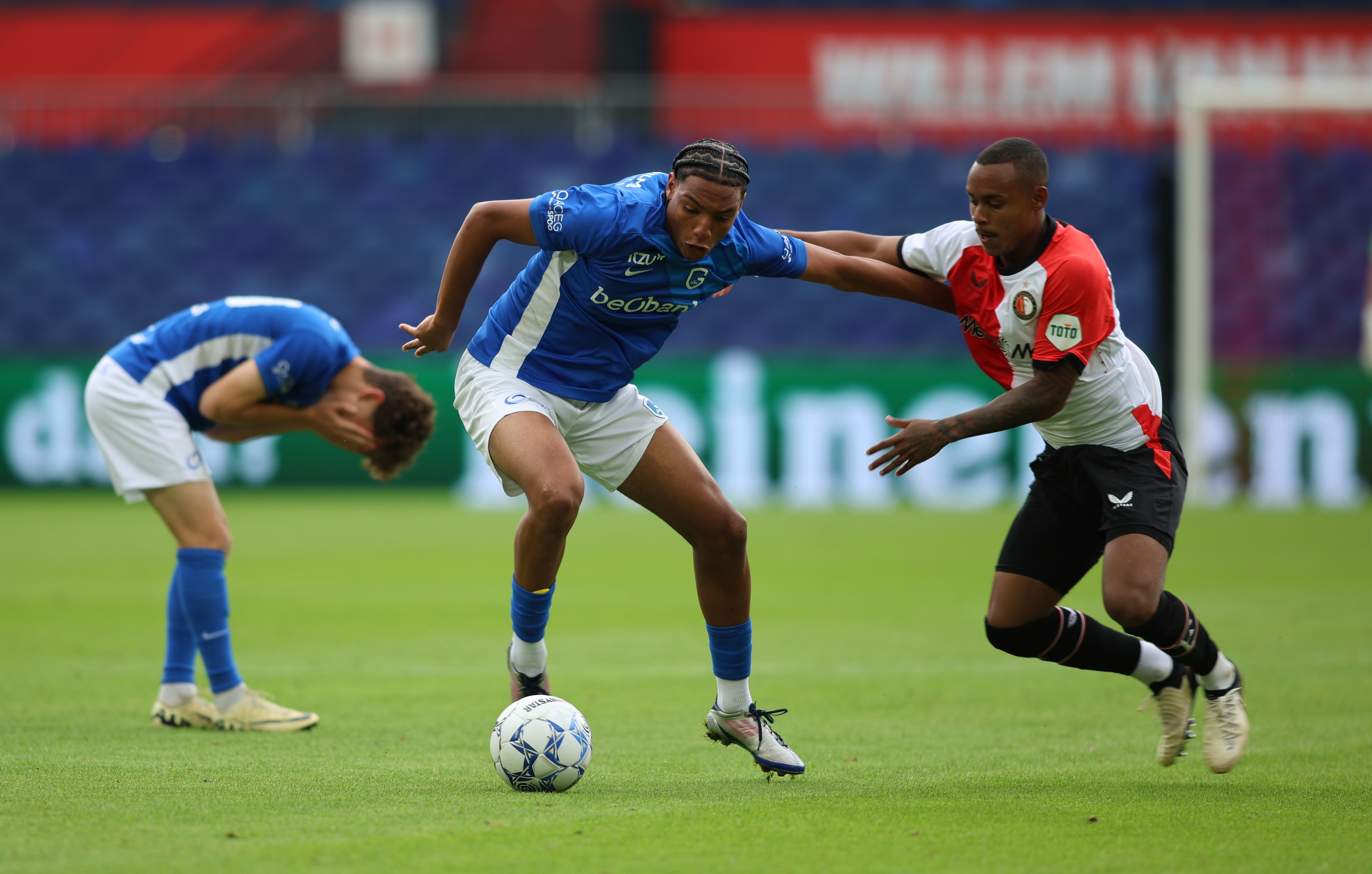 Igor Paixão Feyenoord - KRC Genk Jim Breeman Sports Photography