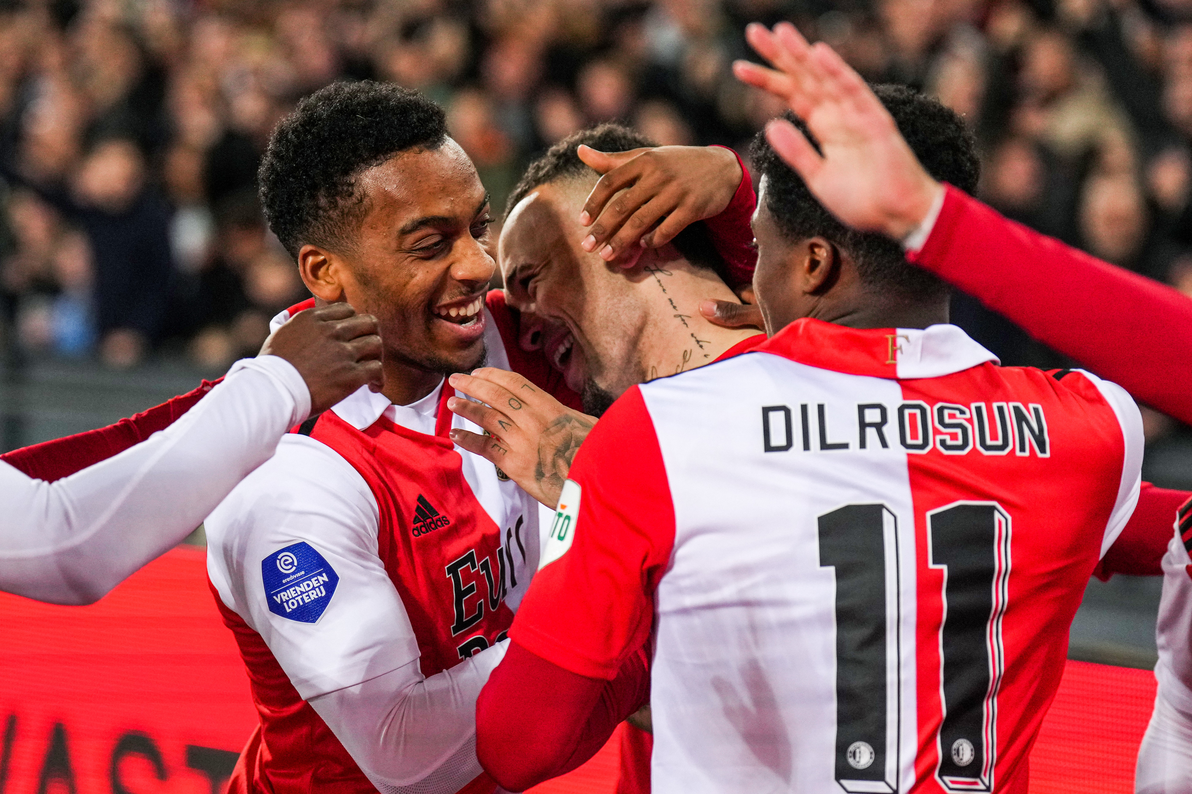 Eredivisie • Feyenoord naar tweede plek en strijd om kampioenschap