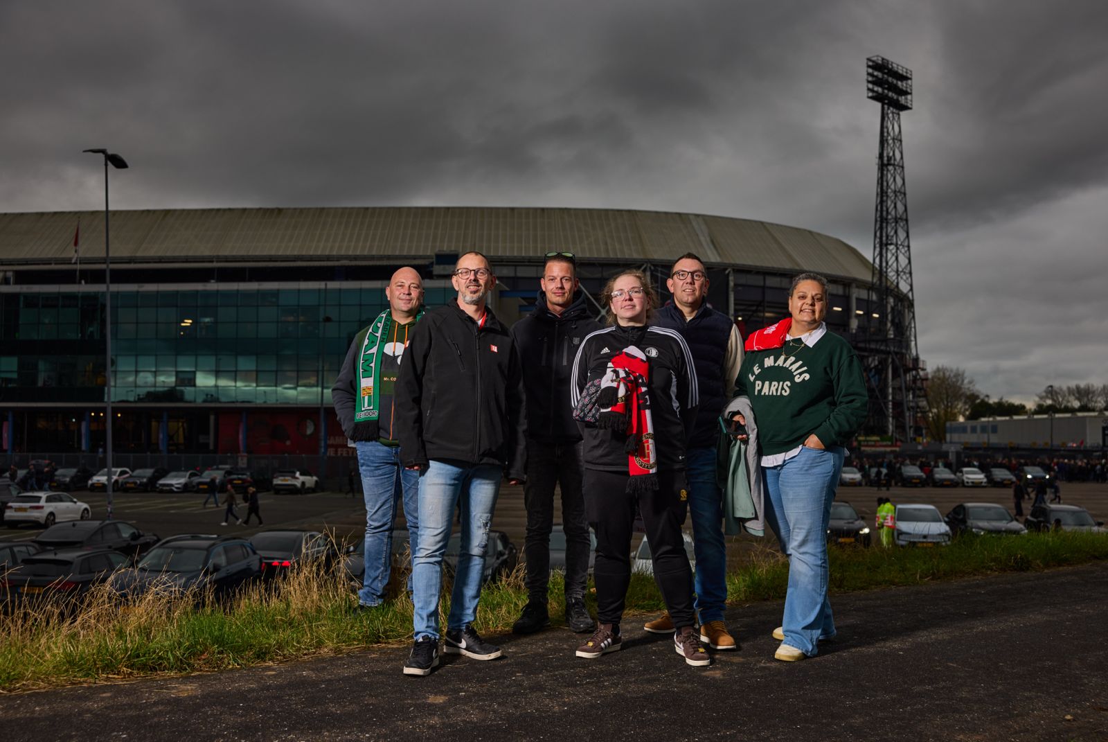 Feyenoord Supporters lopen #RotterdamMemoryWalk voor hun kameraad Jeroen