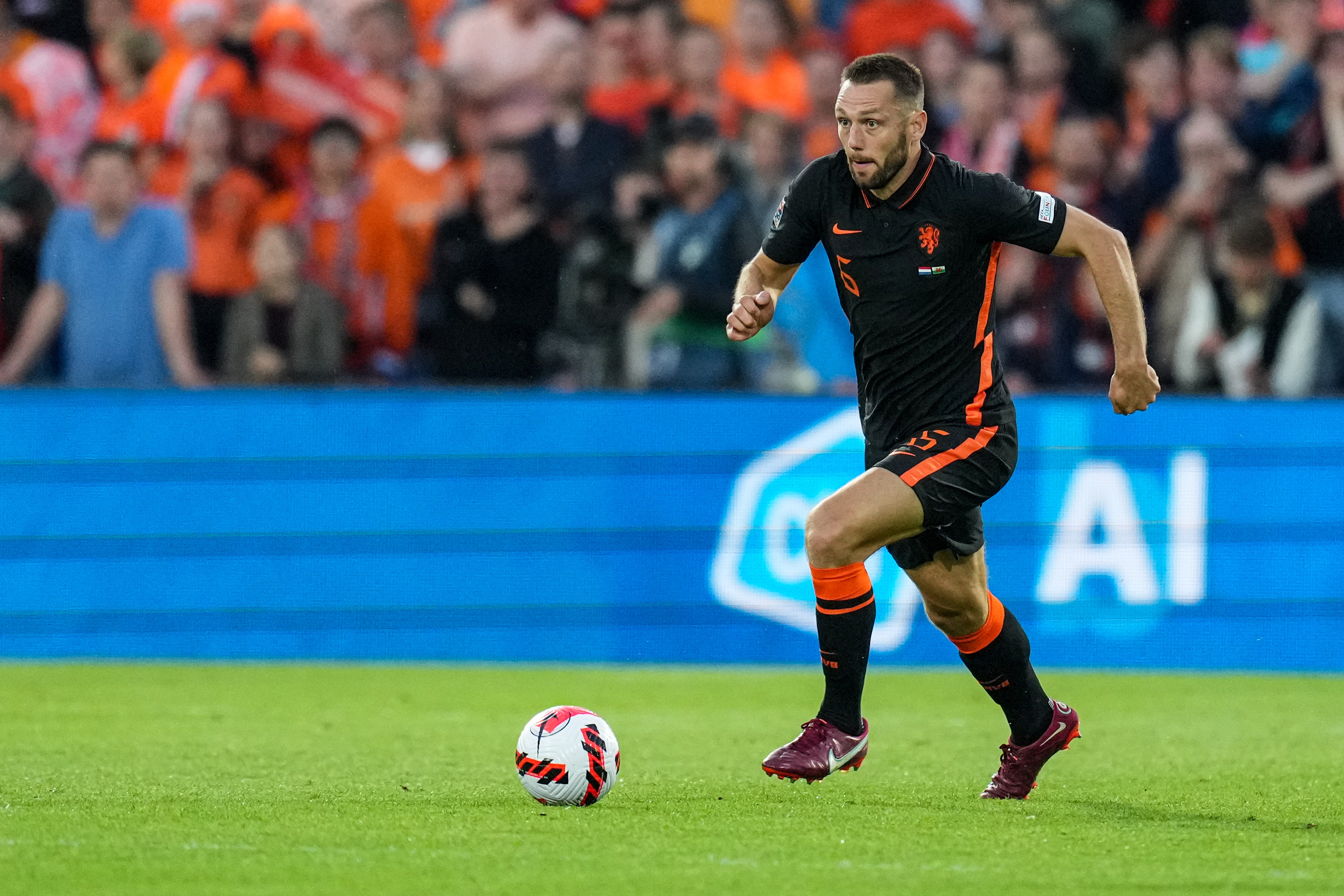 Spurs en Atlético melden zich voor De Vrij; Feyenoord informeerde