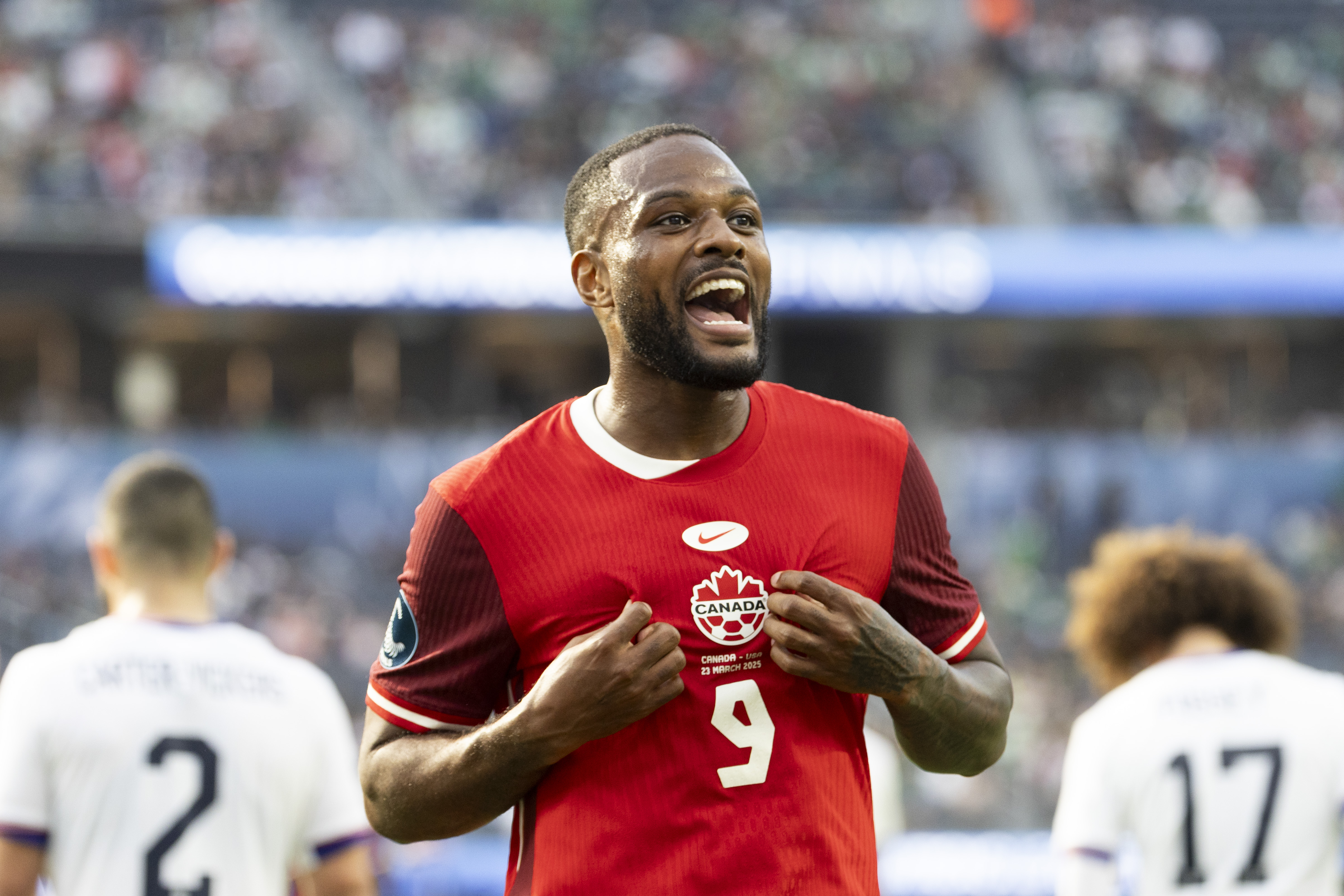 Aanwinst Cyle Larin bij wedstrijdselectie; Lotomba en Hwang nog niet