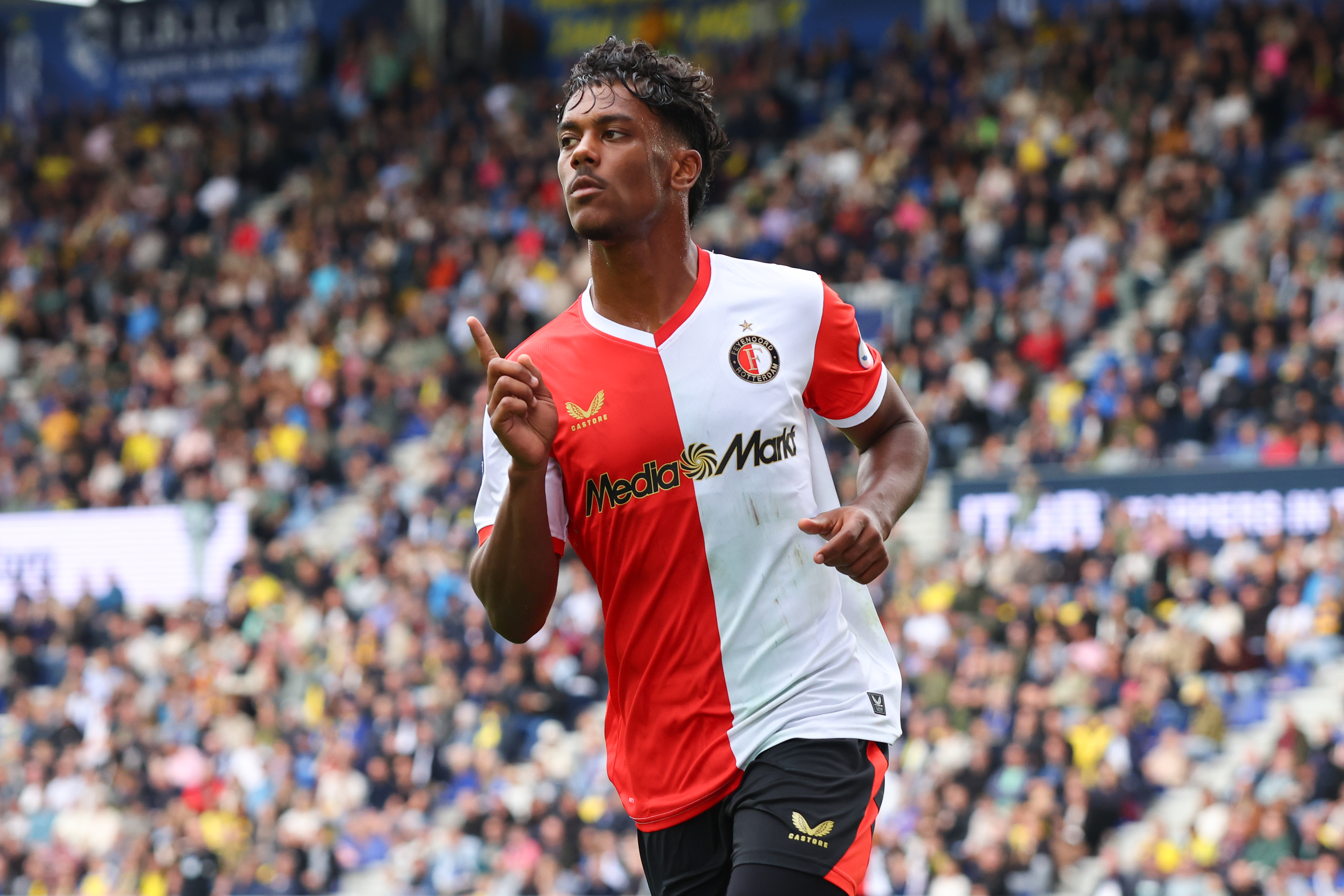 ‘Streep door huurdeal Jaden Slory; Feyenoord informeert Go Ahead Eagles'