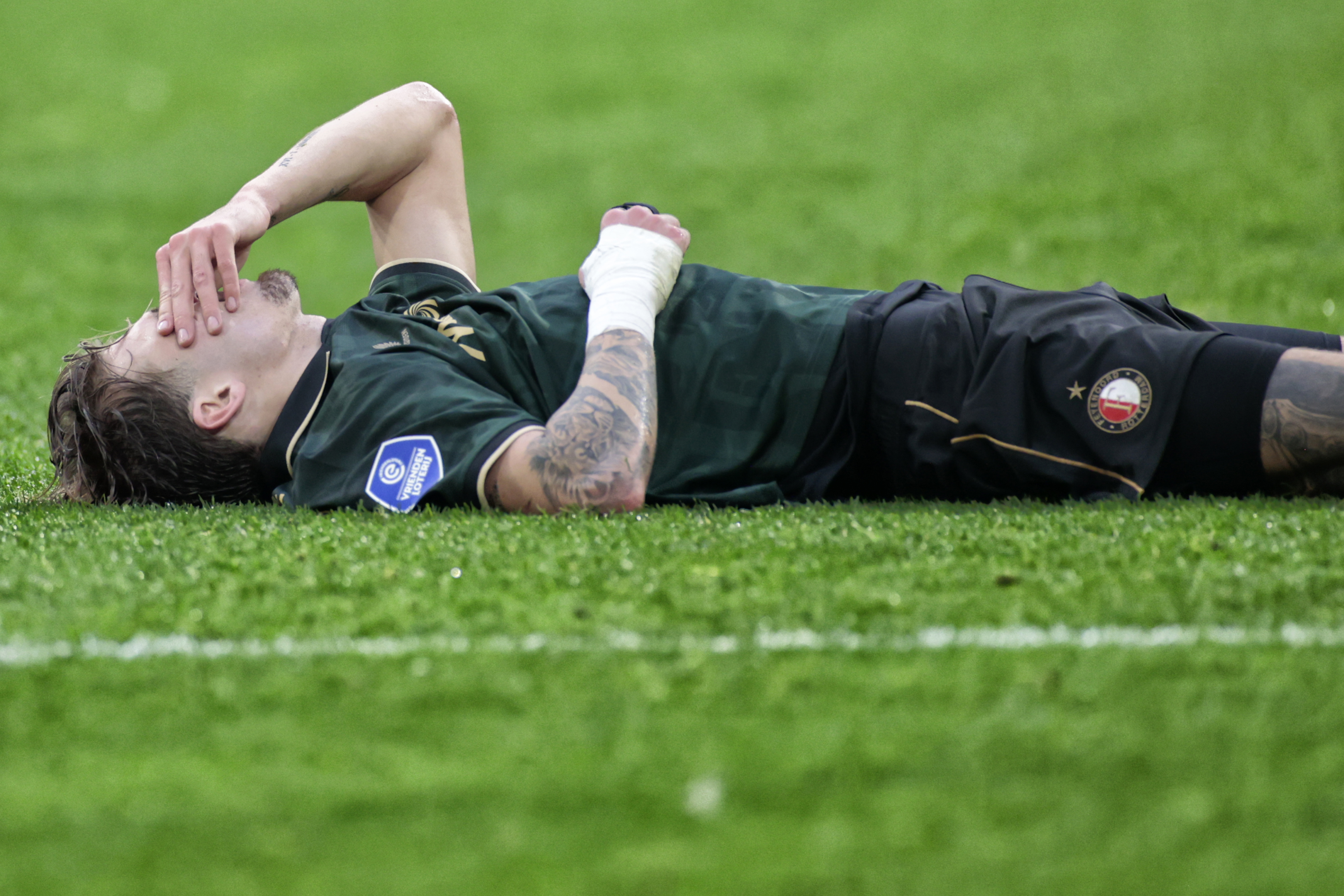 Geruststelling voor Feyenoord? 'Blessure Valente lijkt mee te vallen'