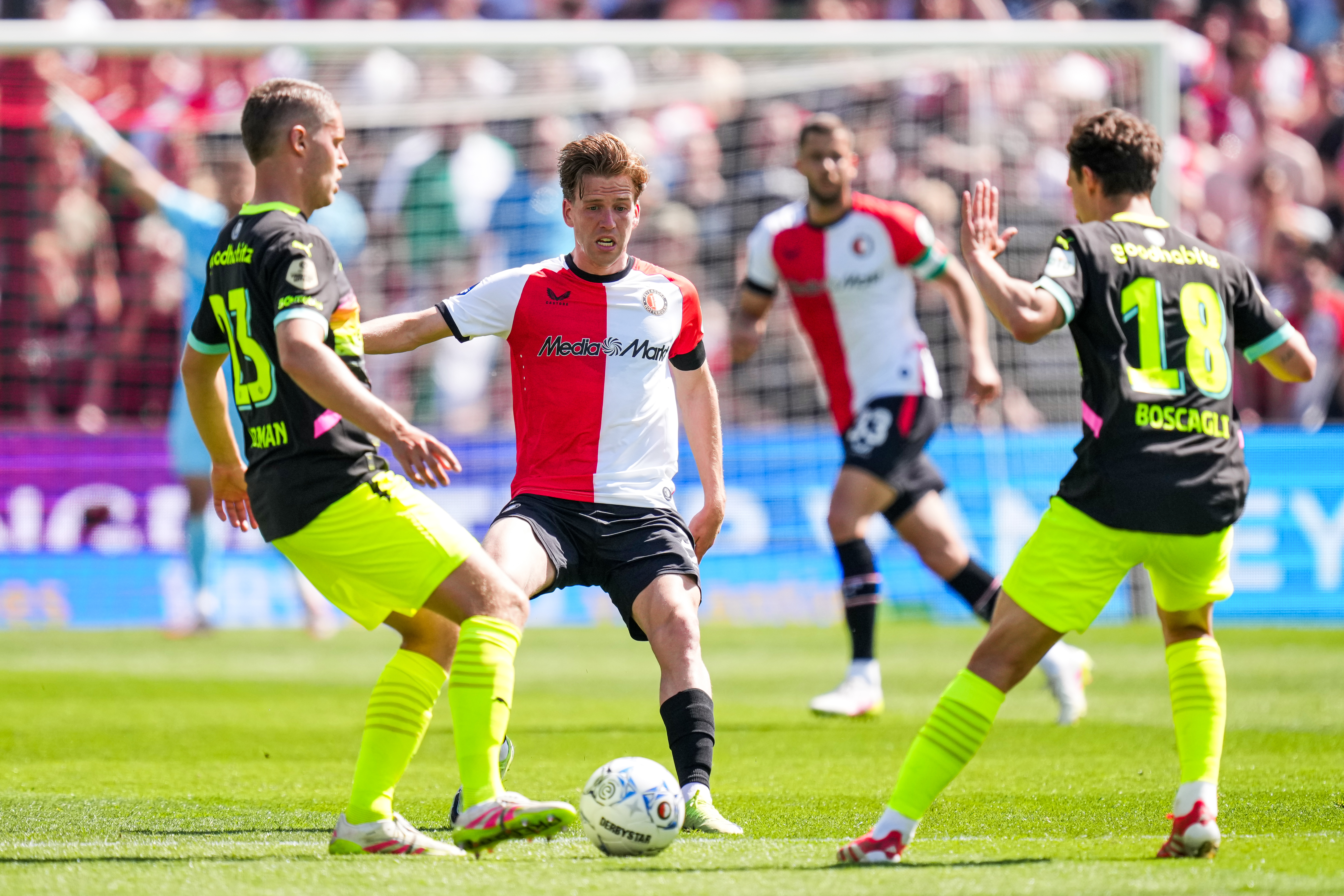 Smal: '"We werden achteruit gedrukt en kregen we geen druk meer op hun spel"