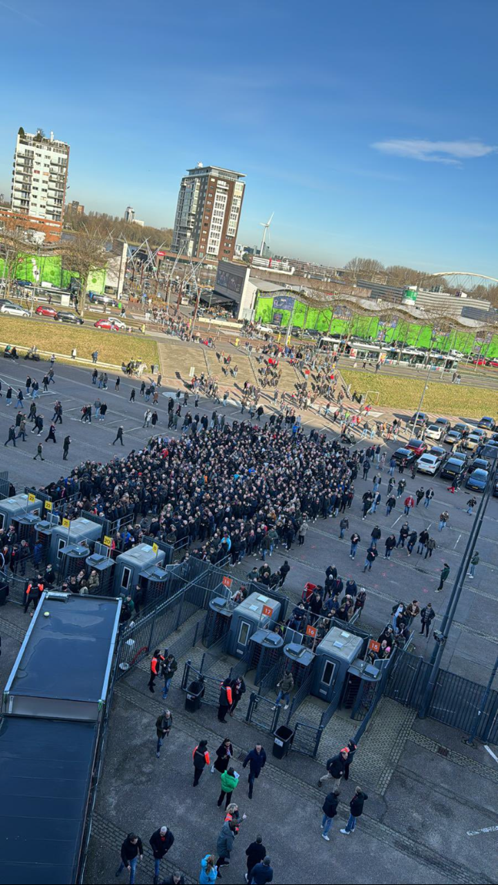 Supporters hebben kritiek op conclusie stadiondirecteur: “Rijen tot aan de straat”