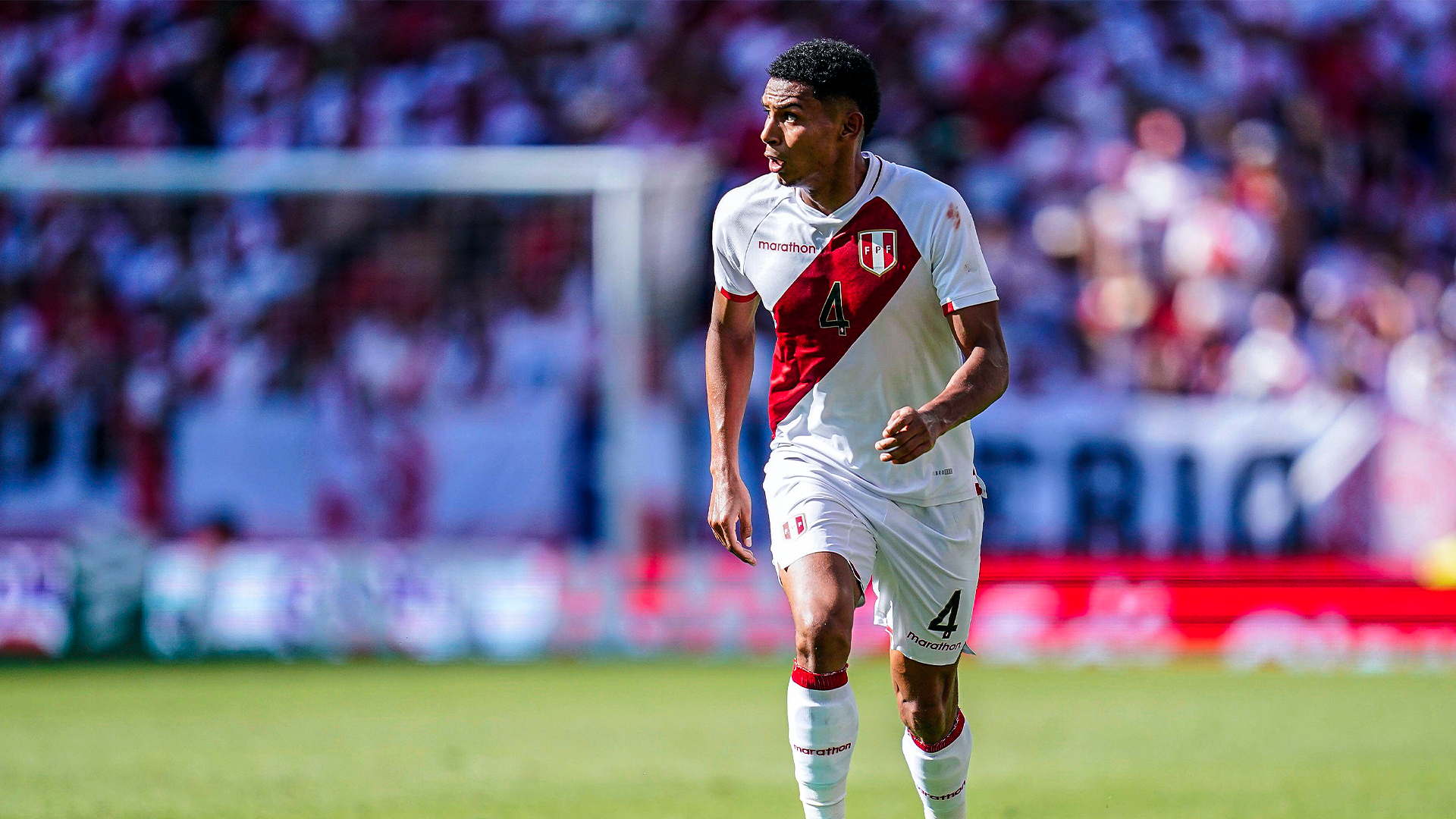 Feyenoord bezig met linksback Marcos López (22)