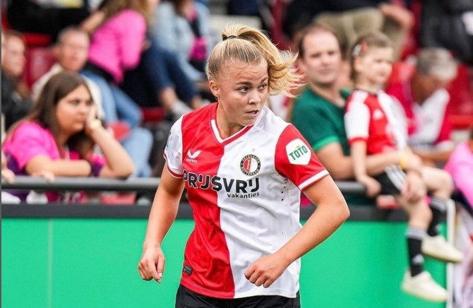 Noëlle van der Sluijs maakt de stap naar Feyenoord V1