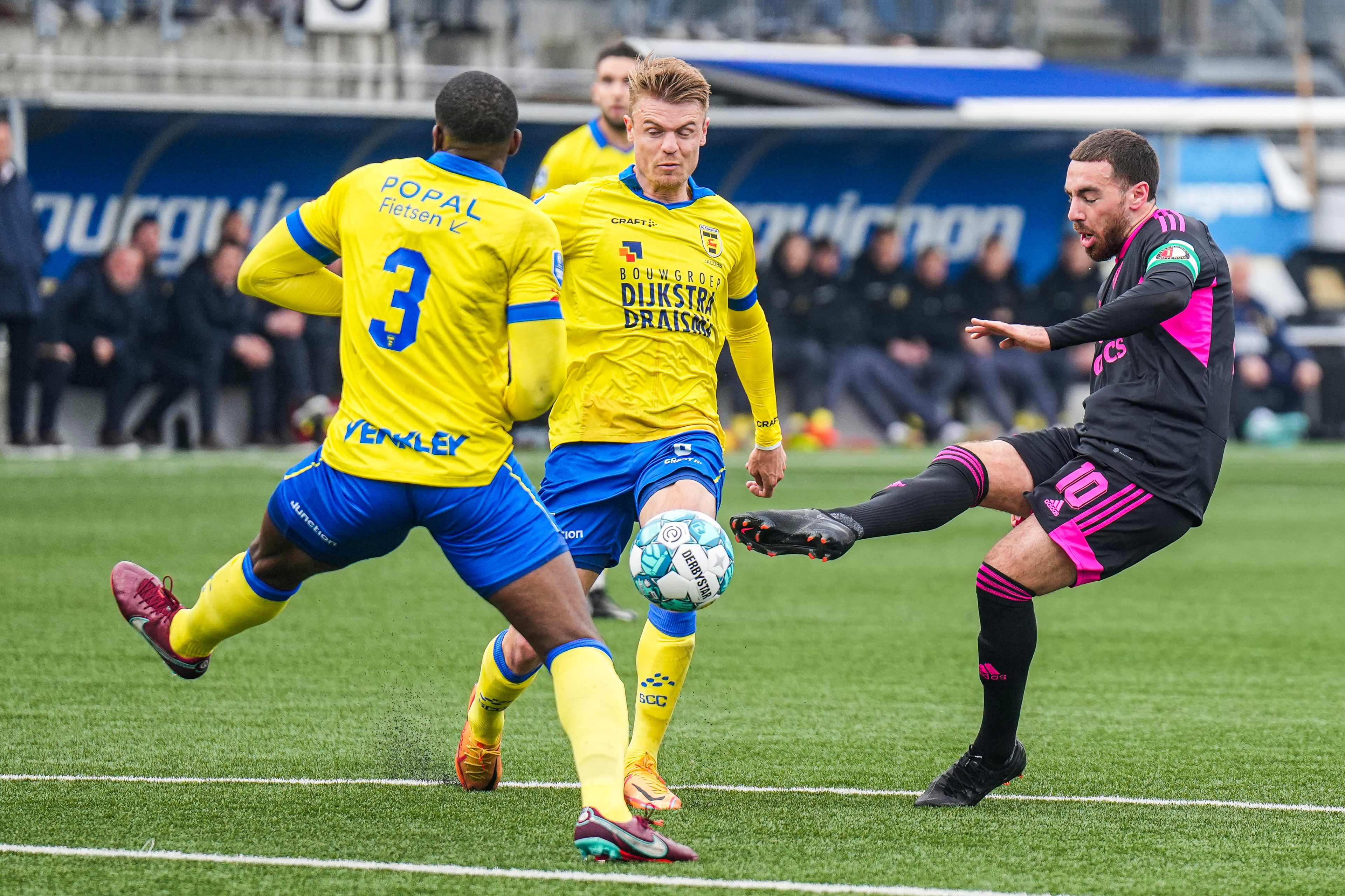 Sevilla scout drietal bij Cambuur - Feyenoord