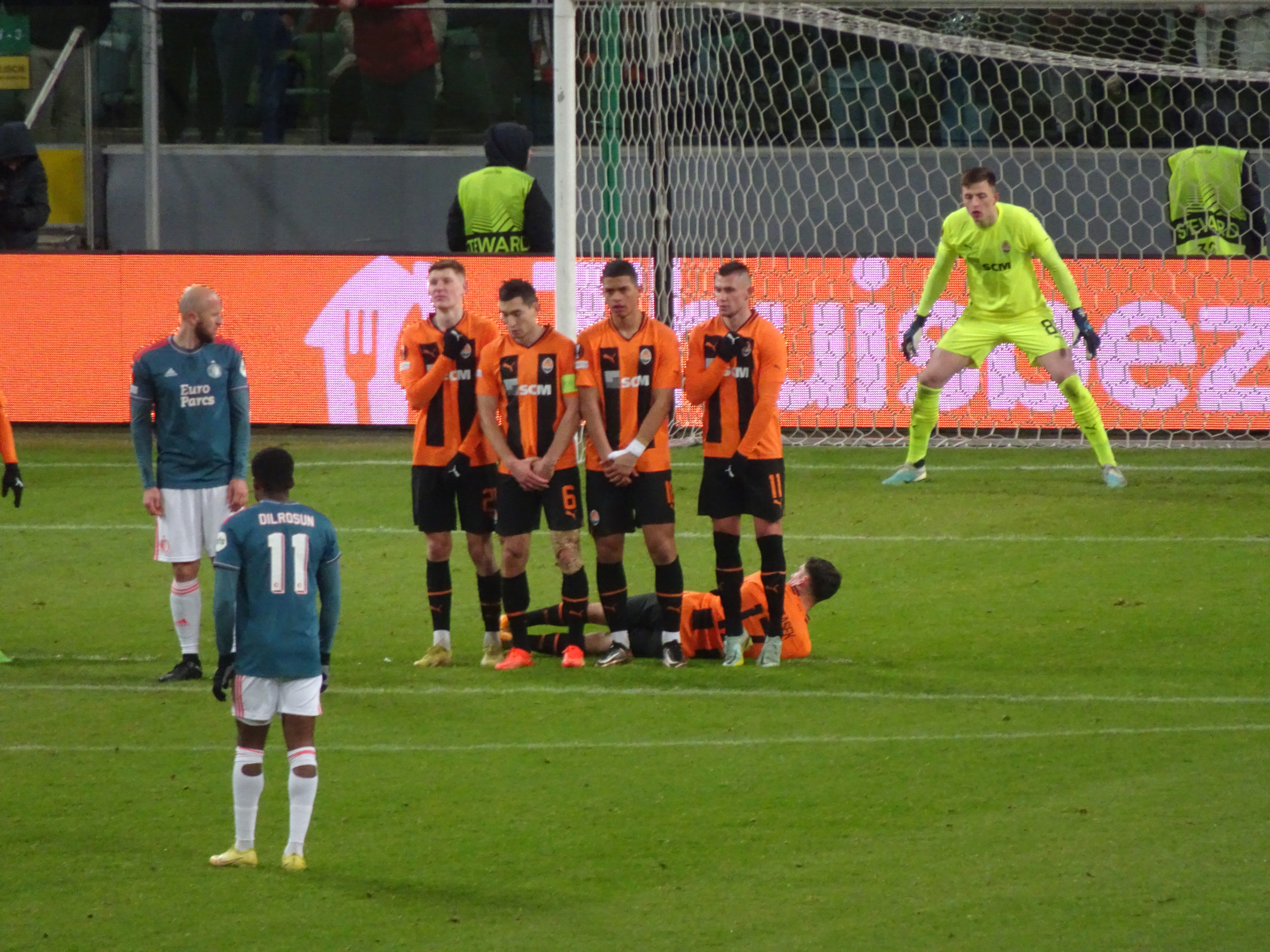 “Niet gewend te spelen in zo’n stadion met zo’n fanatieke aanhang"