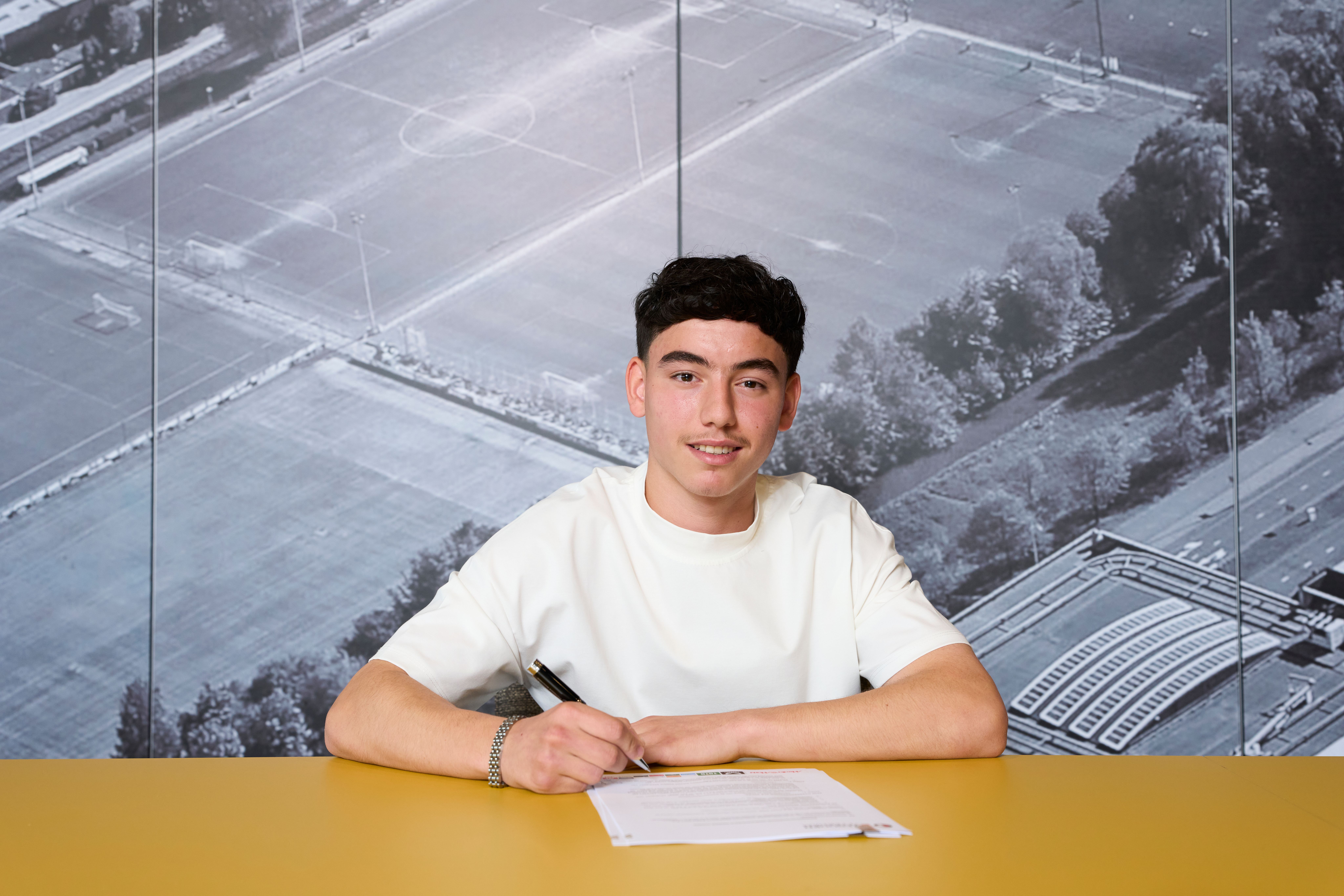 Furkan Ulutas zet handtekening onder nieuw contract
