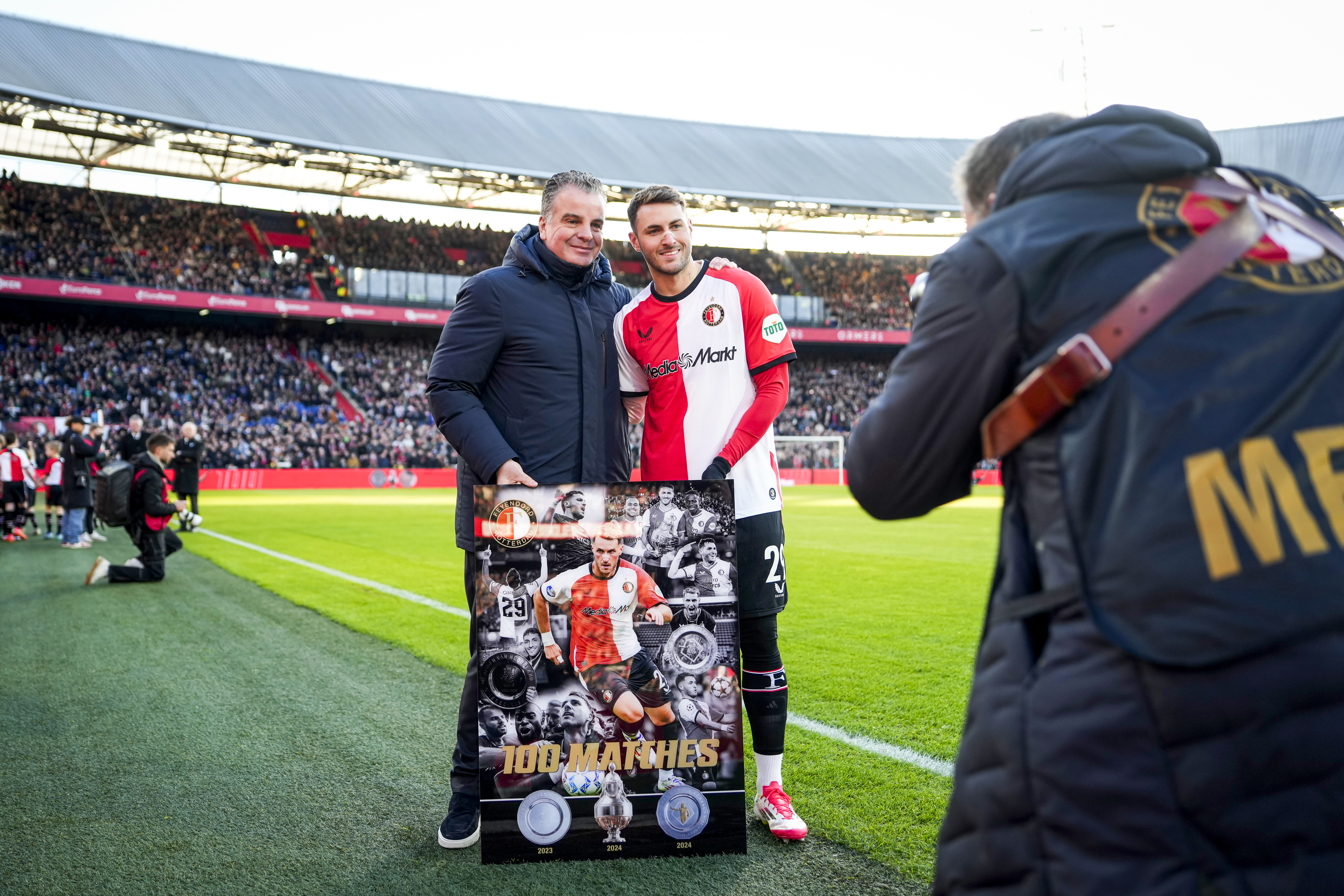 Te Kloese over verkoop Gimenez: "Hard onderhandeld om financieel het beste eruit te komen"