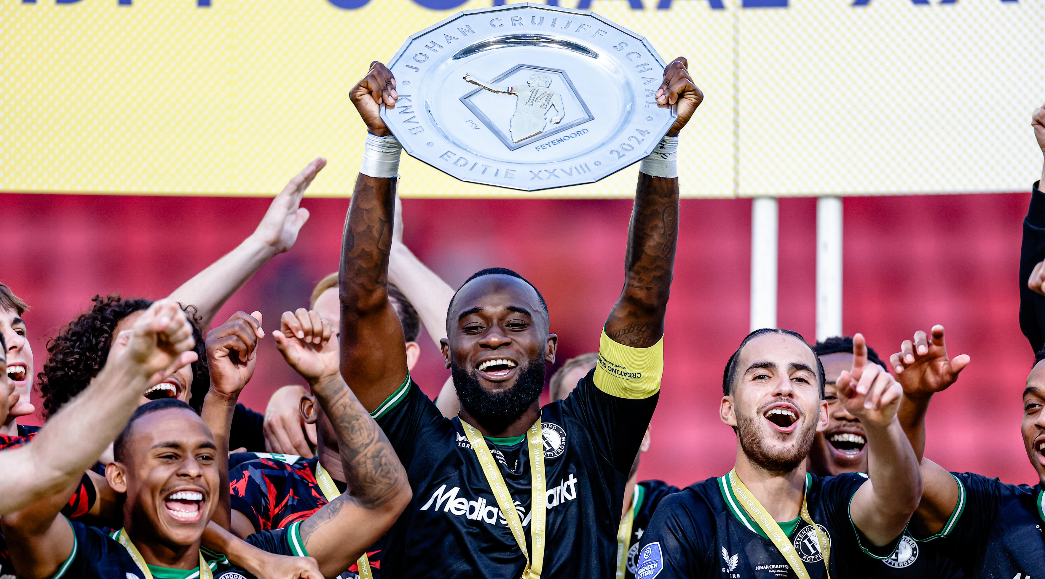 Geertruida hint naar Feyenoord, maar terugkeer is ijdele hoop: geen sprake van...