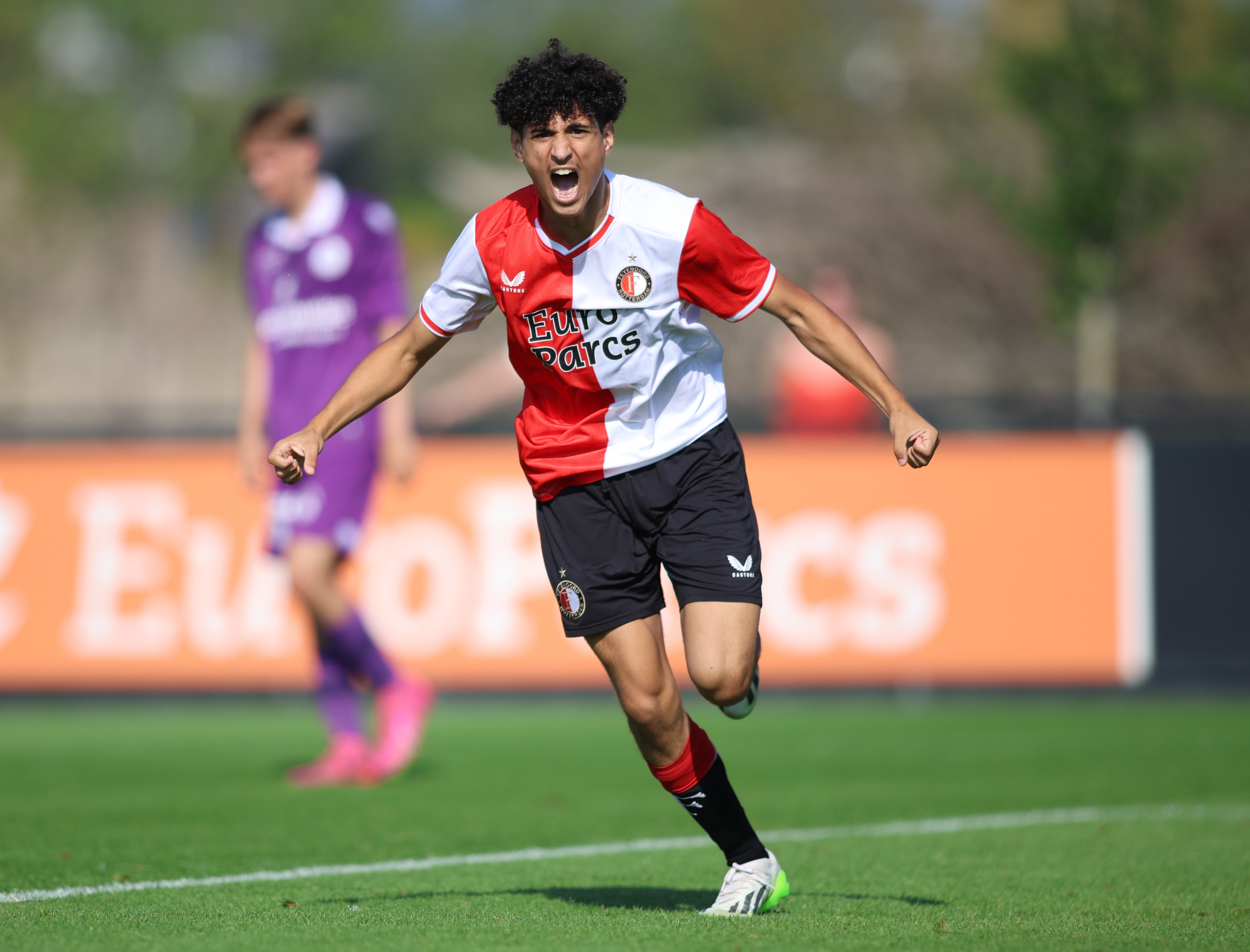 Feyenoord O16 wint van Sparta Rotterdam O16 (3-0)