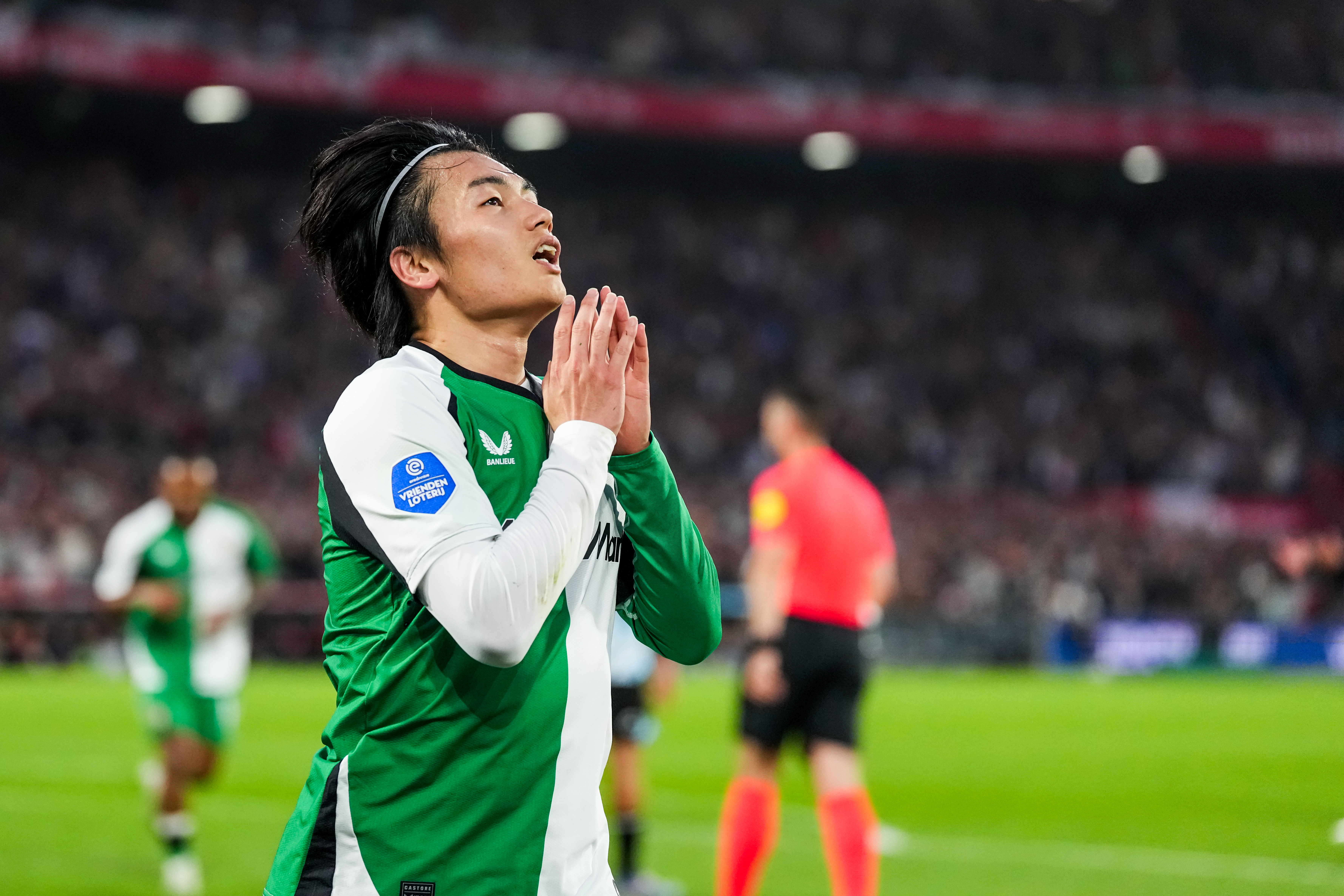 Feyenoord boekt zakelijke overwinning op RKC in De Kuip