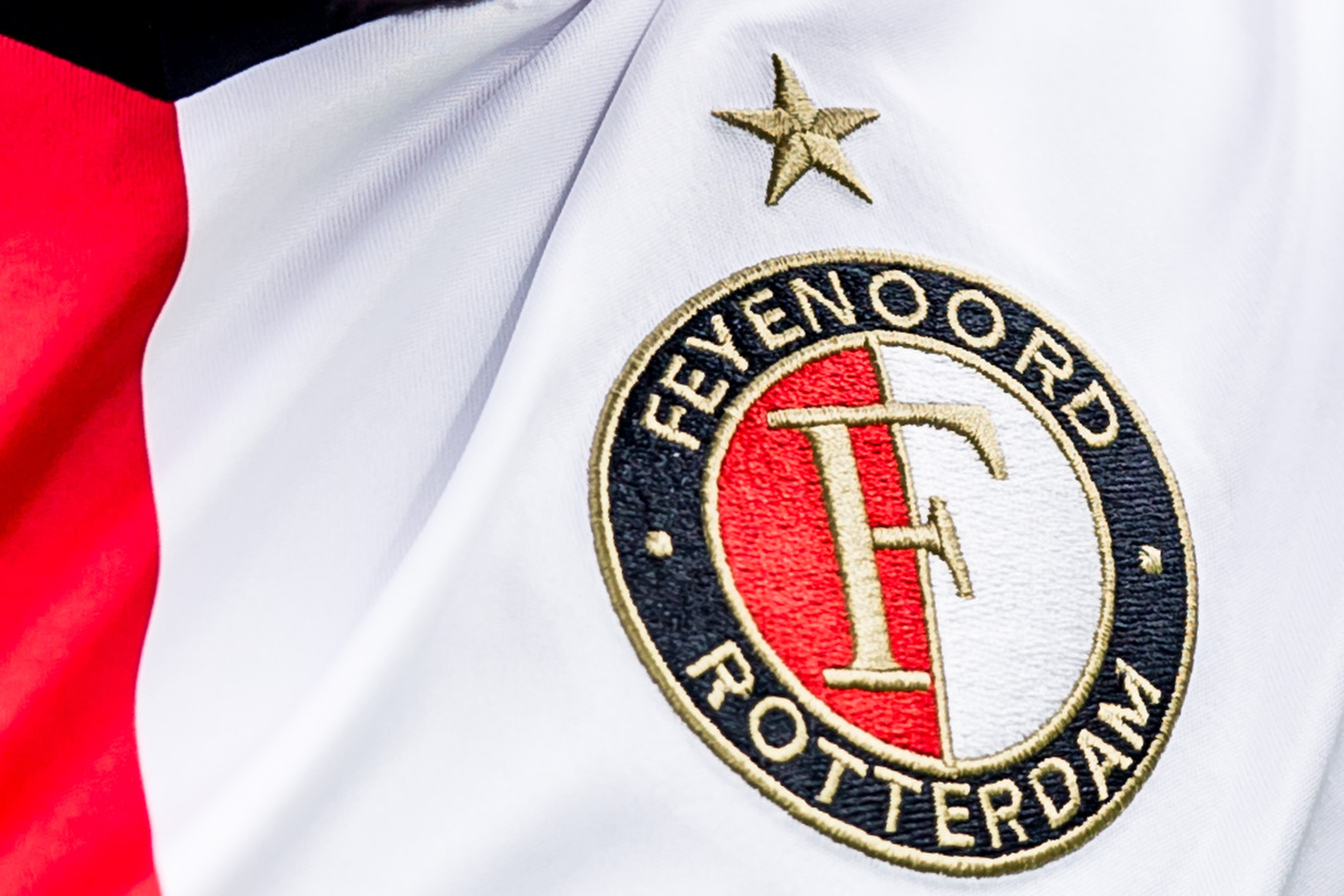 Maassluis voert de boventoon in De Kuip; clubsentiment gestuurd vanuit pittore...