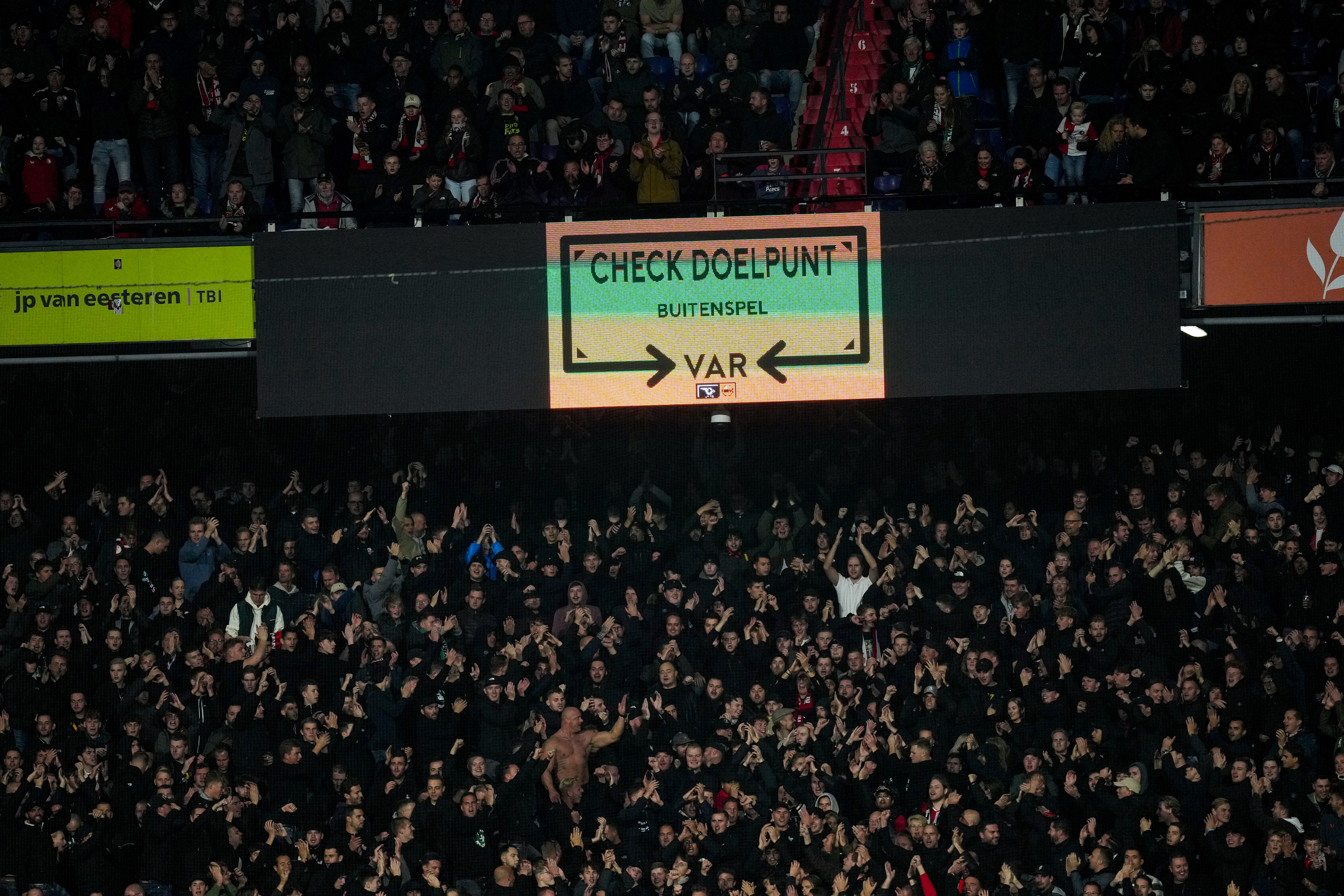 KNVB tevreden met nieuwe doellijncamera's: 'Hun nut bewezen'