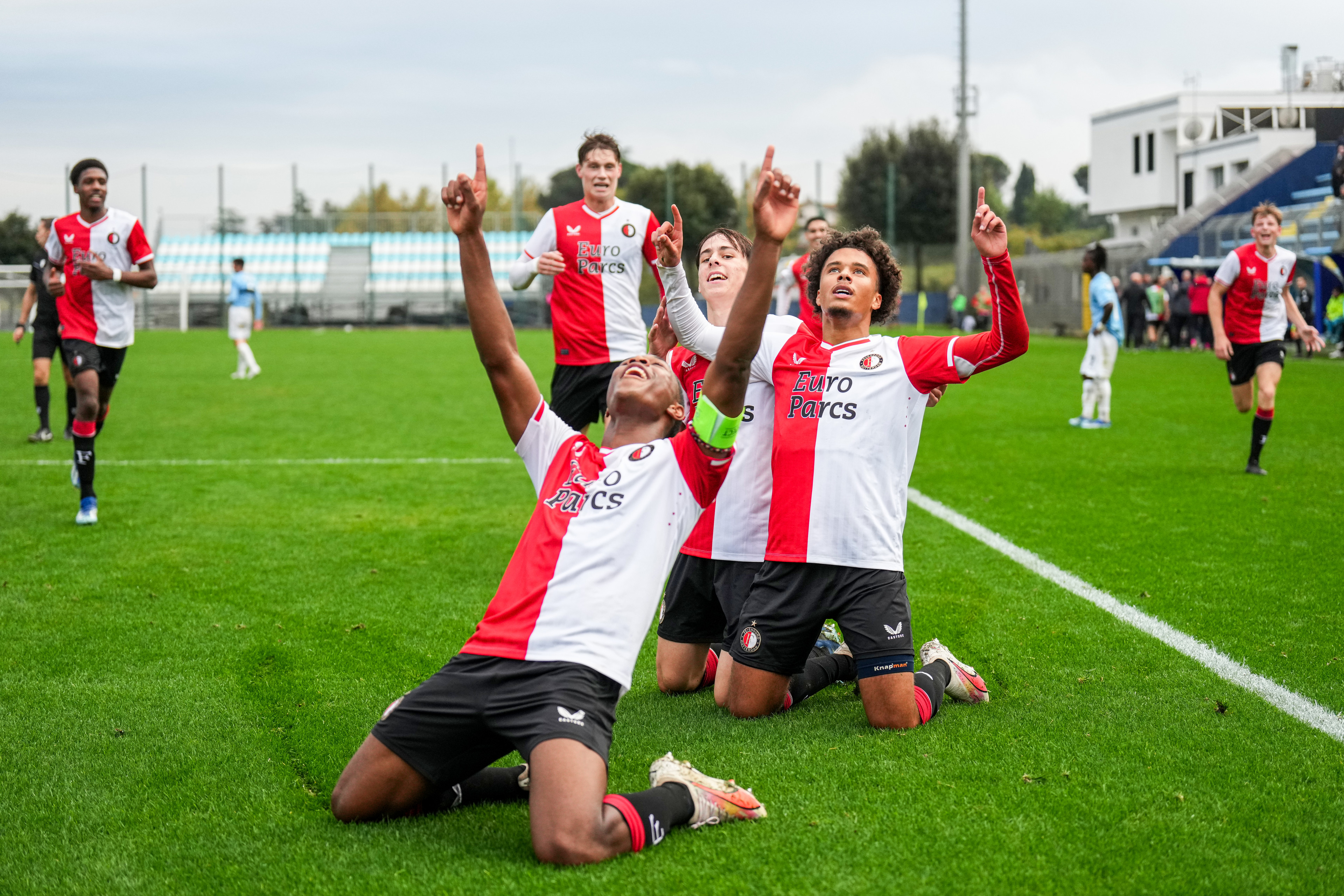 Feyenoord O19 zonder Milambo, Sauer en Read naar München voor achtste finale Youth League