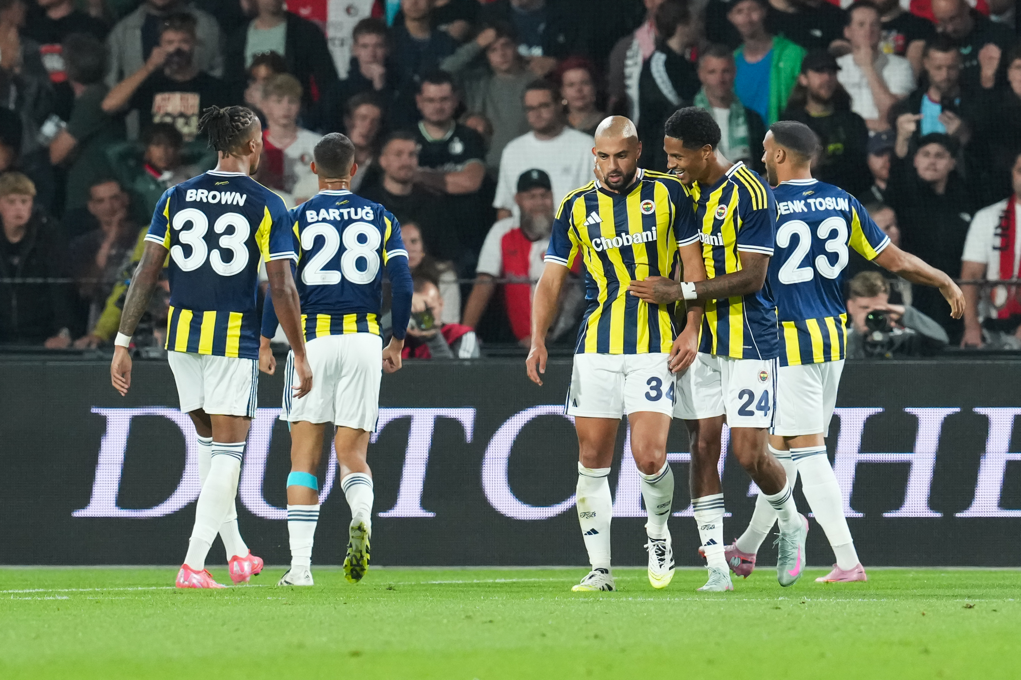 Amrabat juichte bewust niet: "Ik denk dat het heel normaal is dat ik veel respect voor Feyenoord heb"