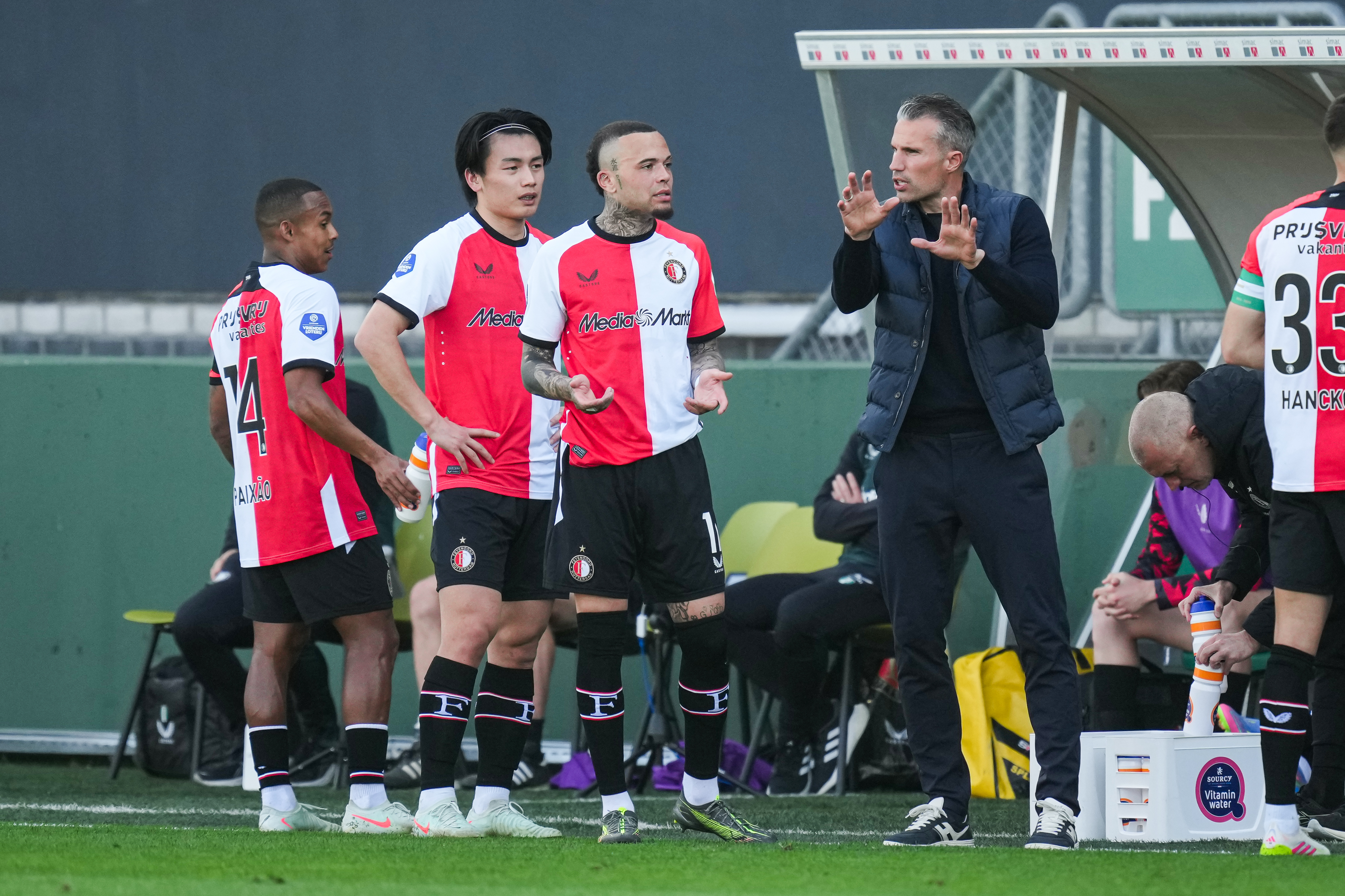 Van Persie over slordige wedstrijd: "Je mag het slecht noemen"