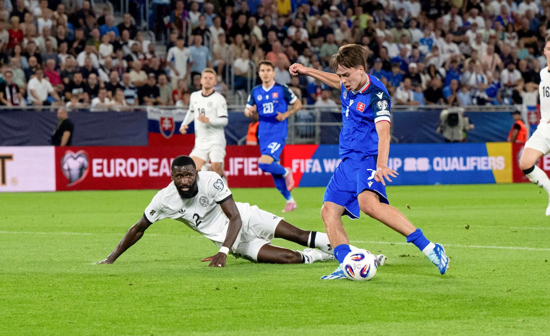 Leo Sauer breekt door bij Feyenoord: ‘Ik wil niet de nieuwe Paixão zijn, ik wil Leo Sauer zijn’