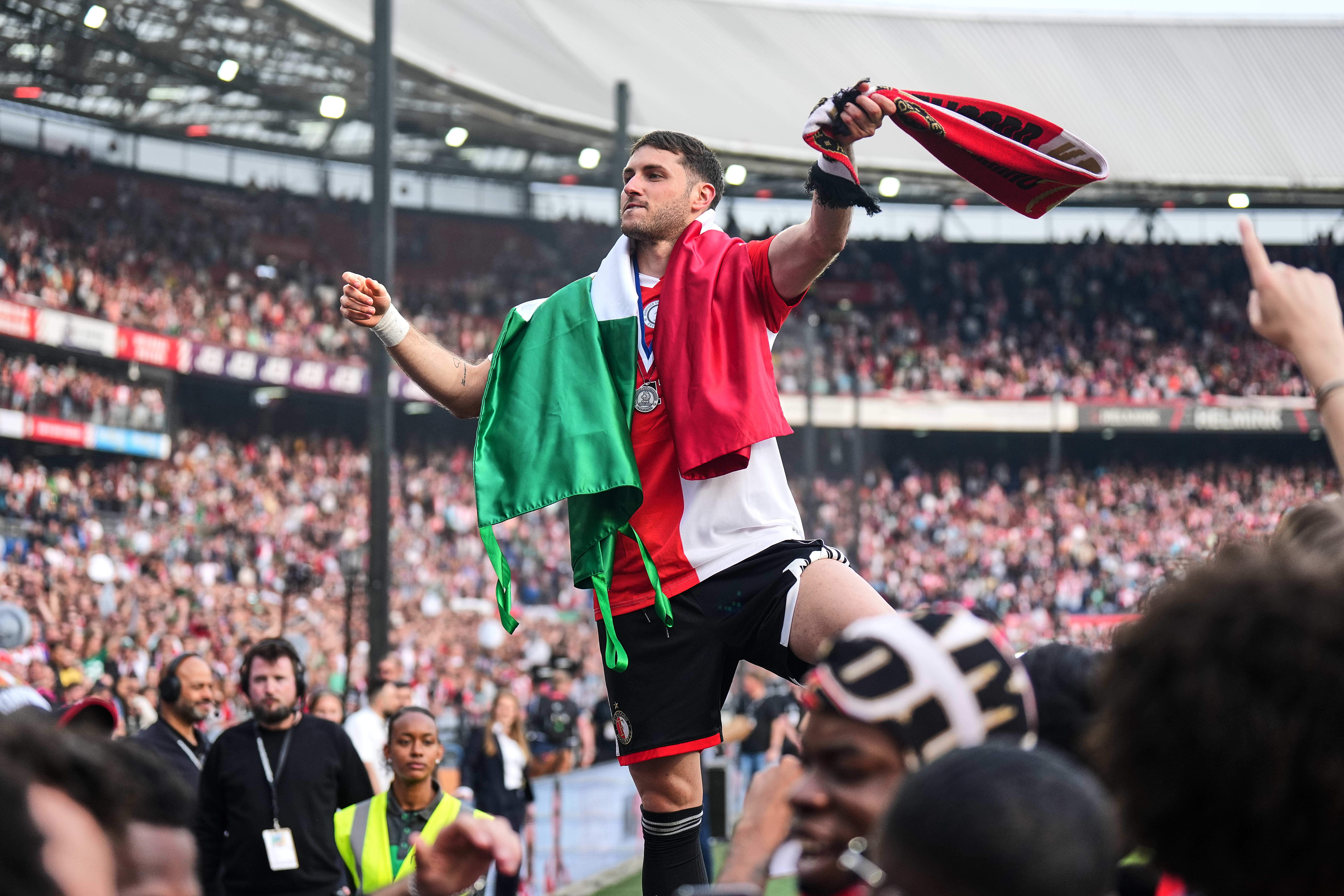 Officieel afscheid Santiago Gimenez voor Openingswedstrijd