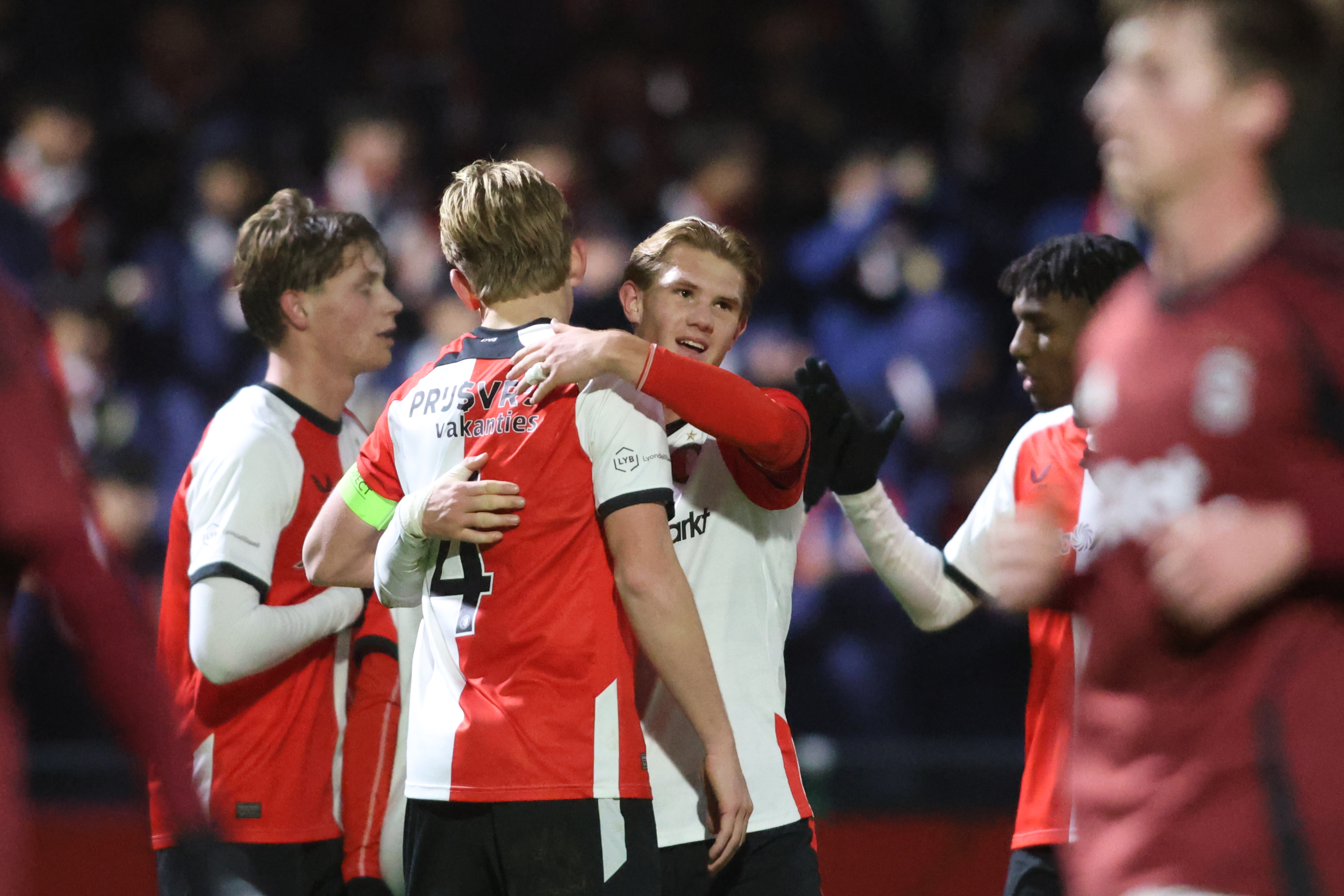 Overzicht Academy • Feyenoord O16 en O17 blijven ongeslagen