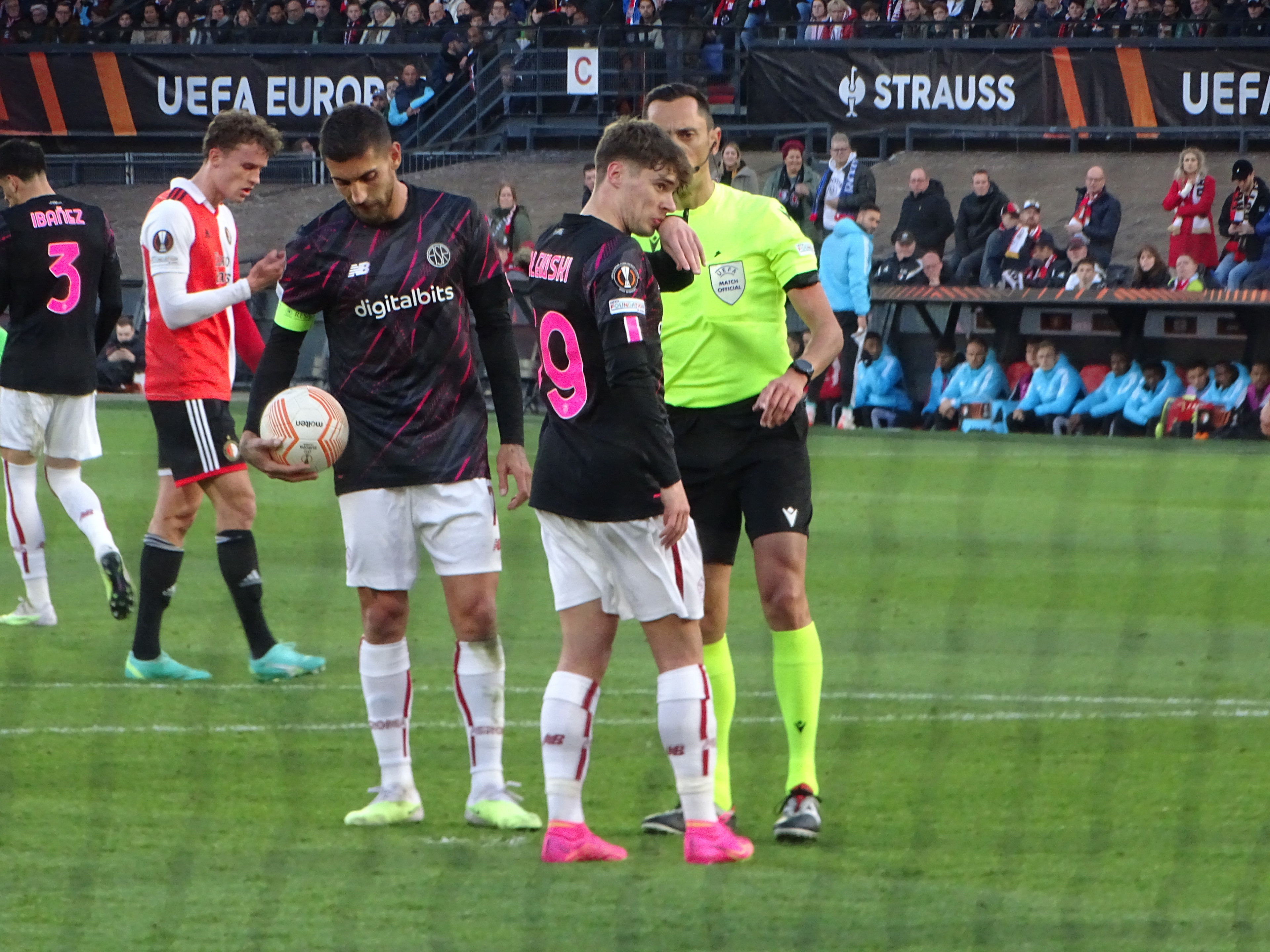 feyenoord-as-roma-1-0-13-04-2023-jim-breeman-sports-photography-33