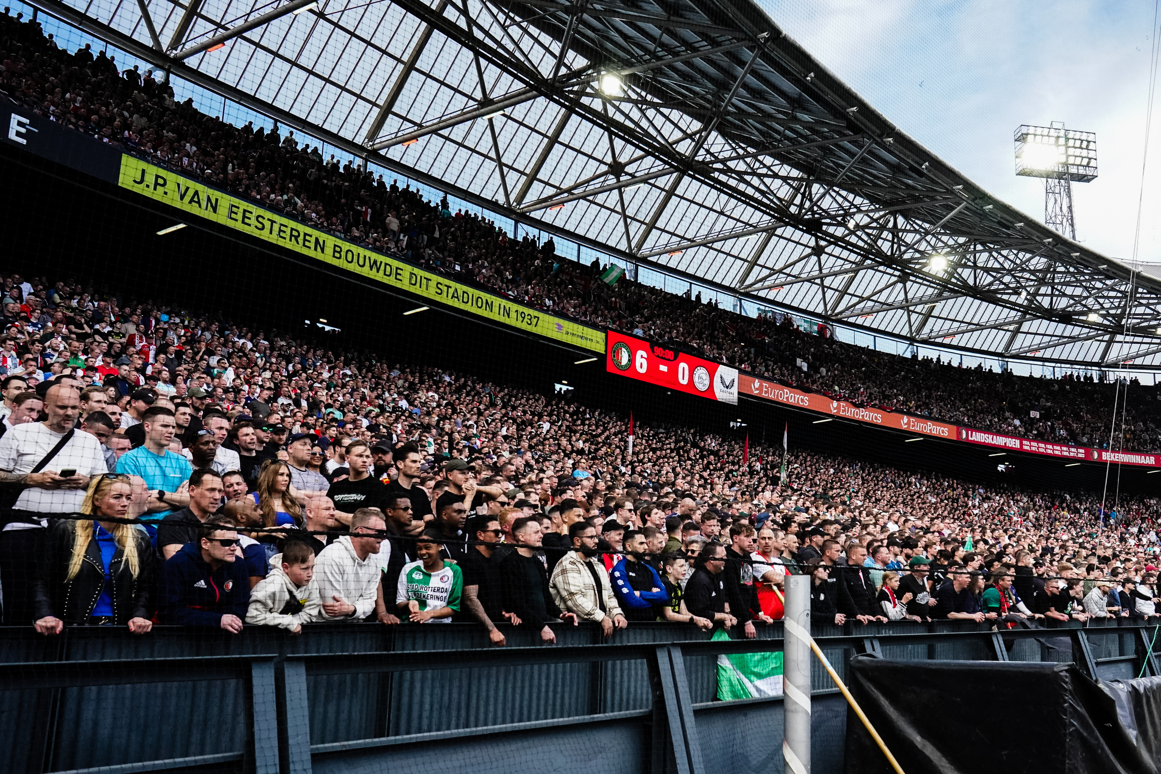 Feyenoord ontvangt Ajax 1 september in een uitverkochte Kuip