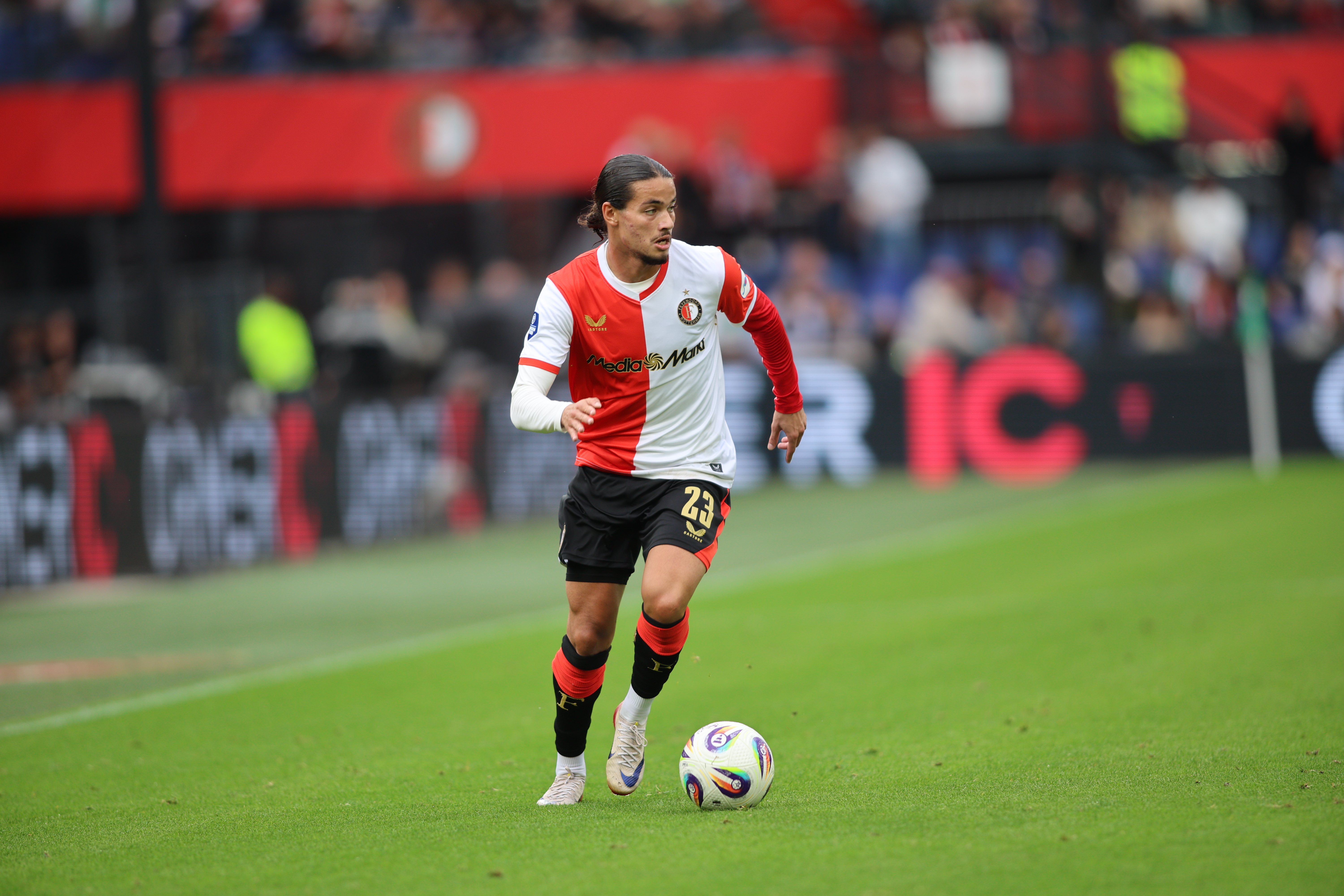 Van Hanegem: "Van Persie moet die jongen wel even bij zijn oren pakken"