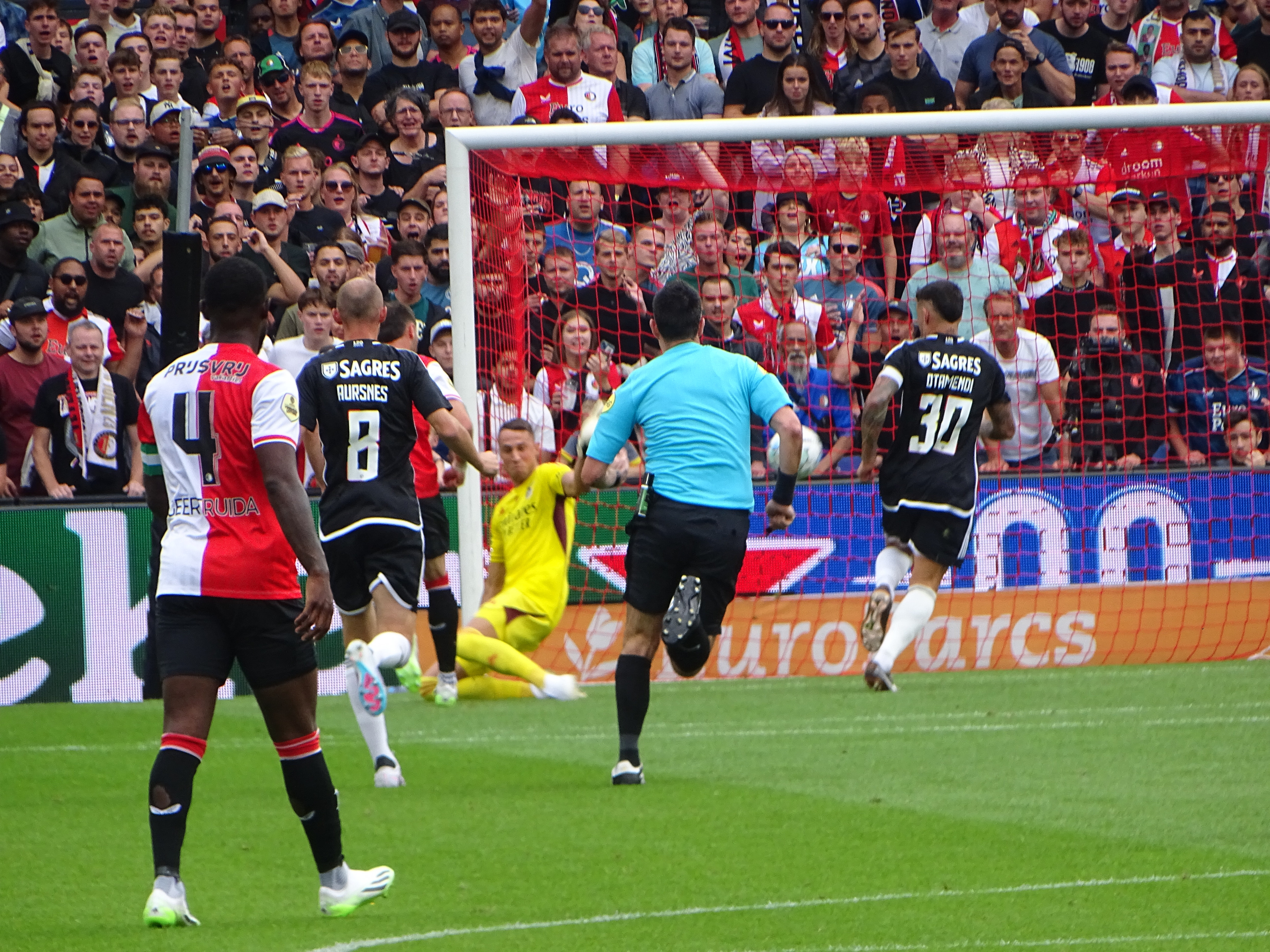 feyenoord-benfica-2-1-jim-breeman-sports-photography-35