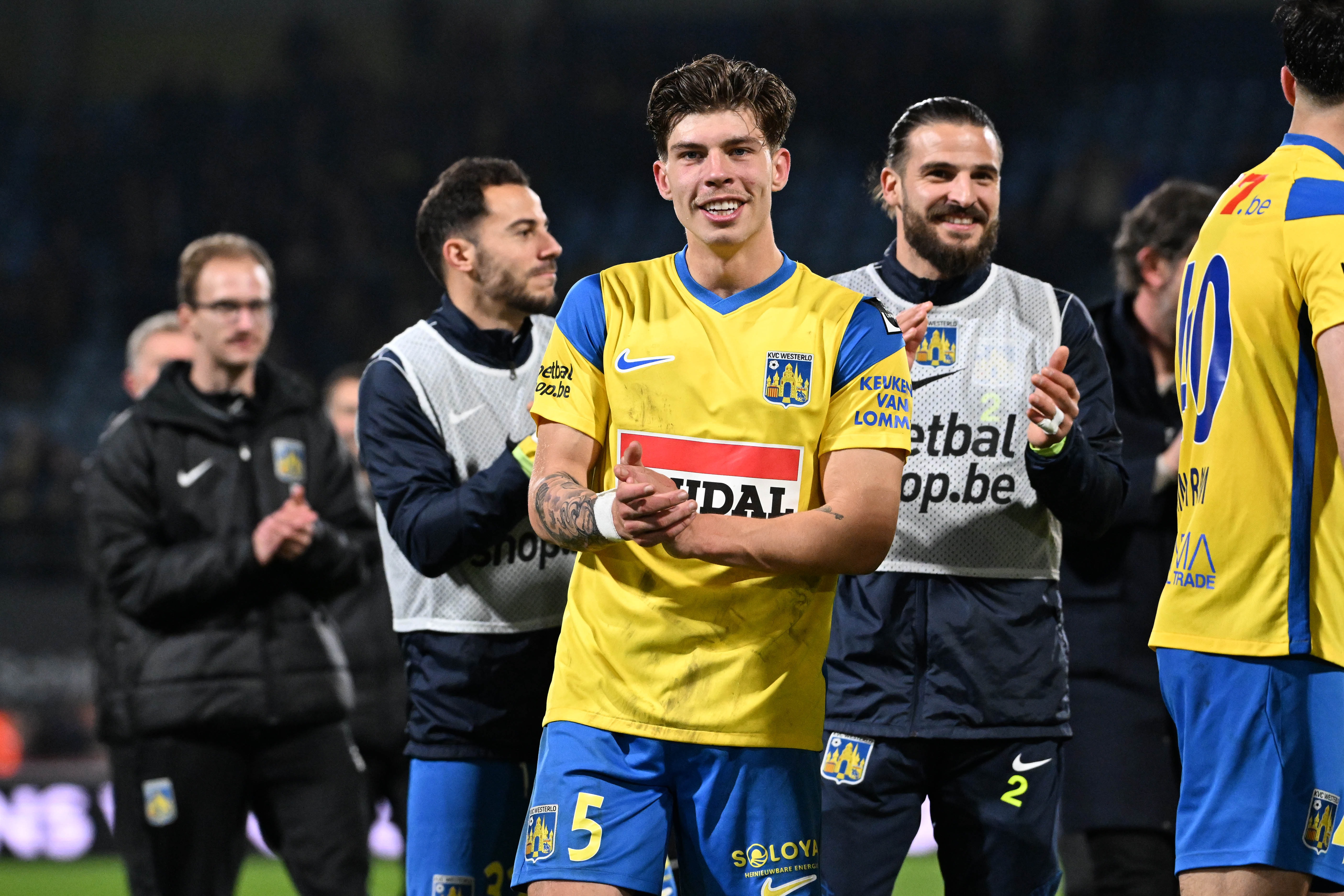 Officieel • Feyenoord neemt Jordan Bos over van KVC Westerlo