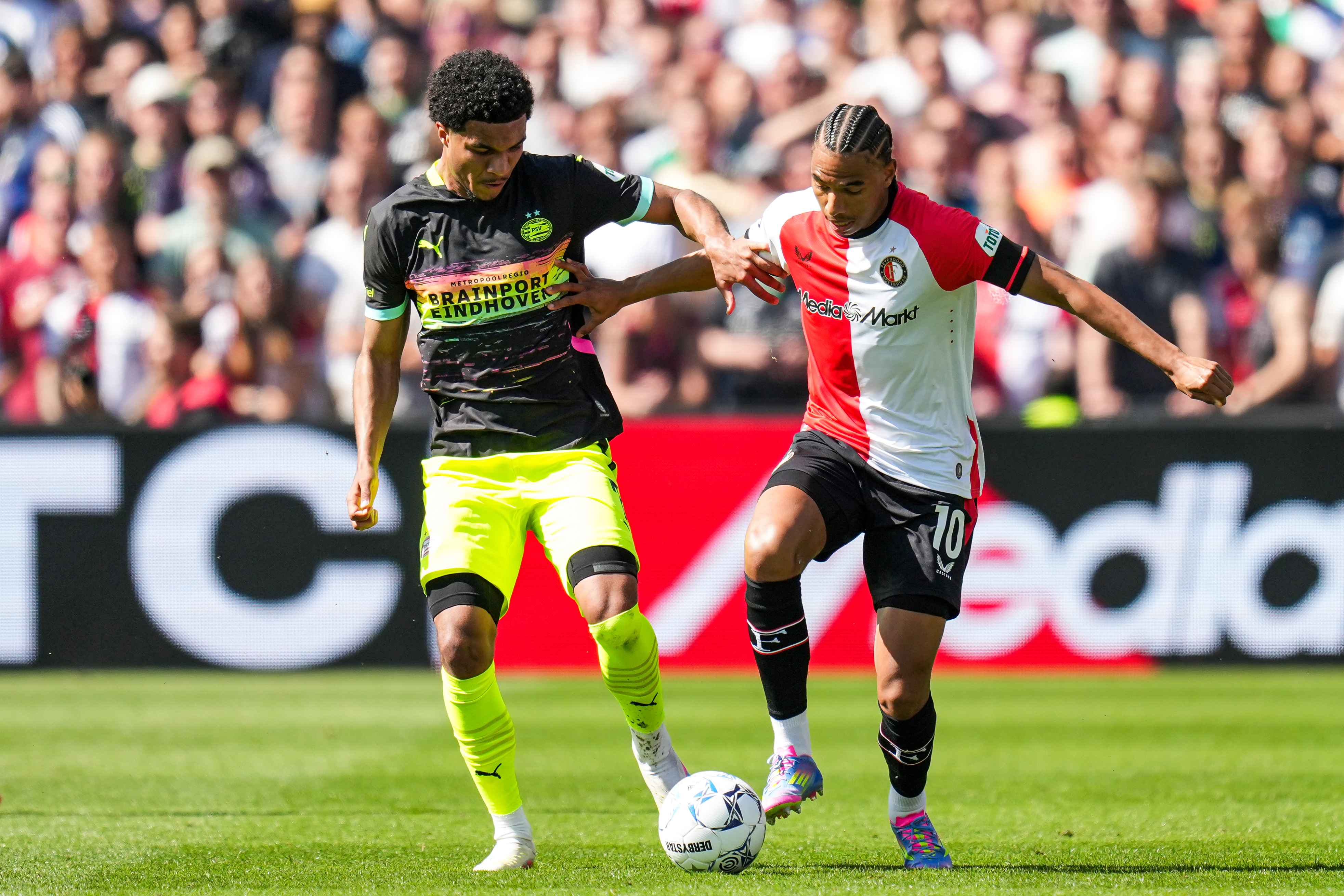 Stengs: "Voor mij is het wel balen dat het seizoen volgende week voorbij is"