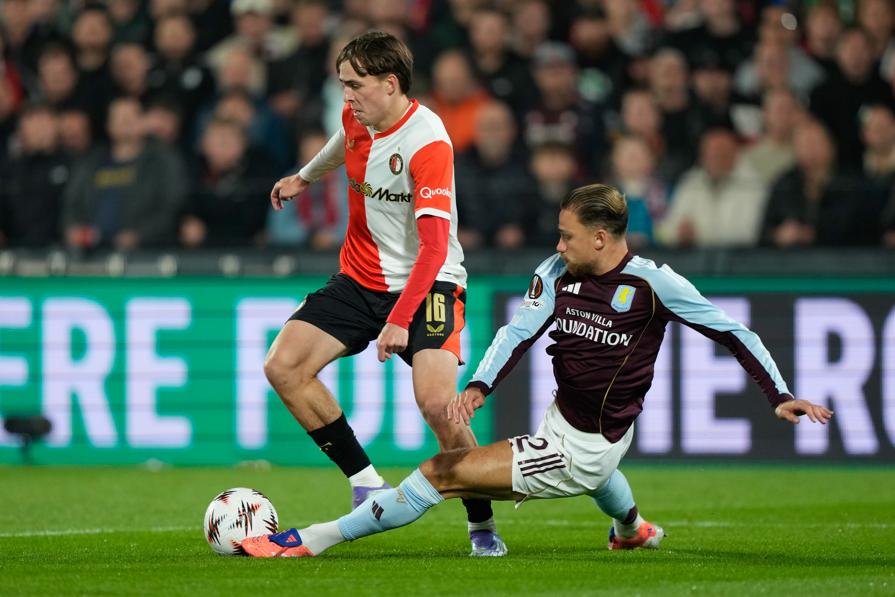 Live • Feyenoord - Aston Villa 0-2 [FT]