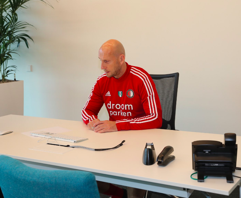 Oud Feyenoord trainer Stam kan ingaan op nieuw avontuur