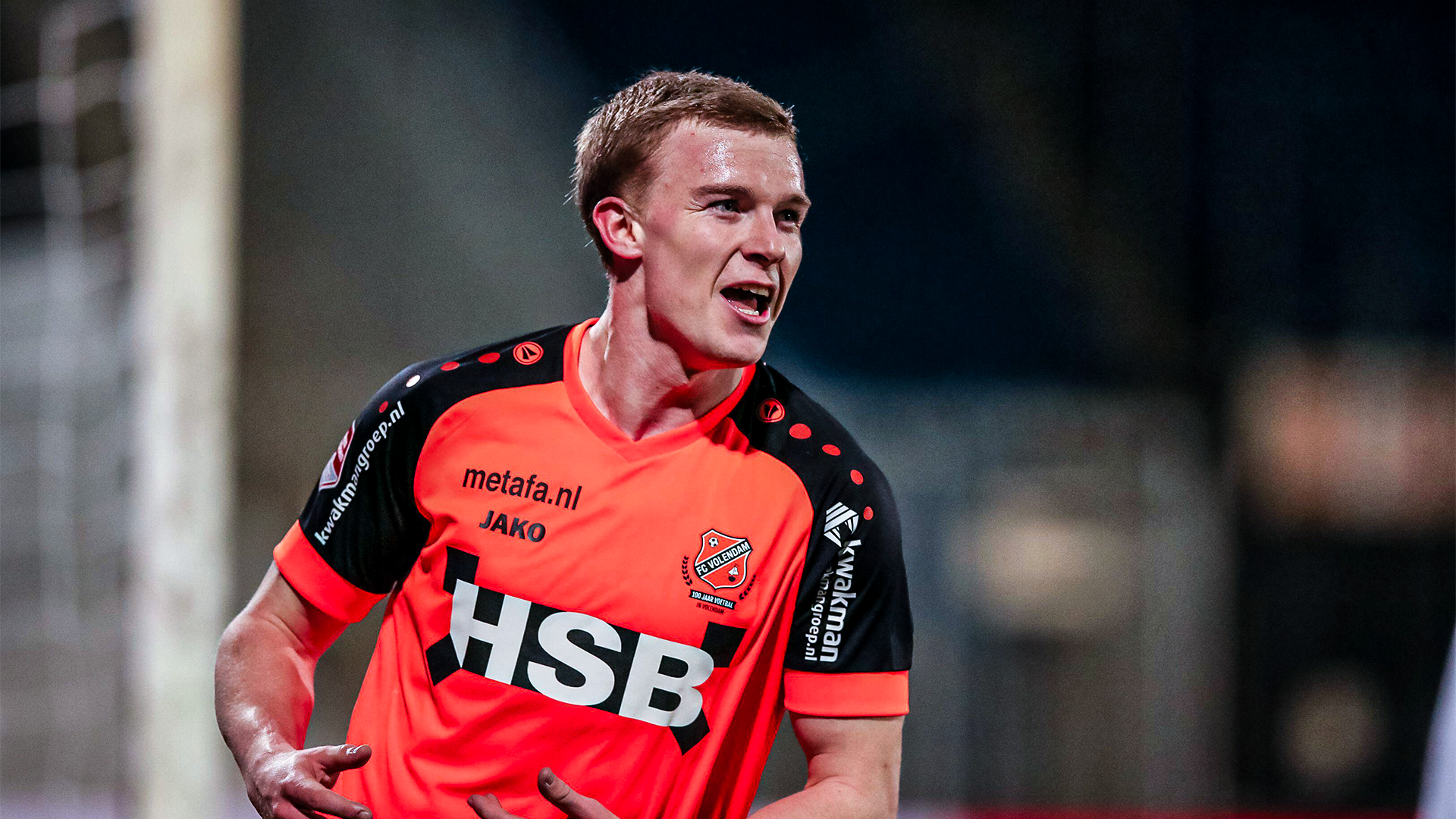 Feyenoord bezig met linksback Derry John Murkin (22)