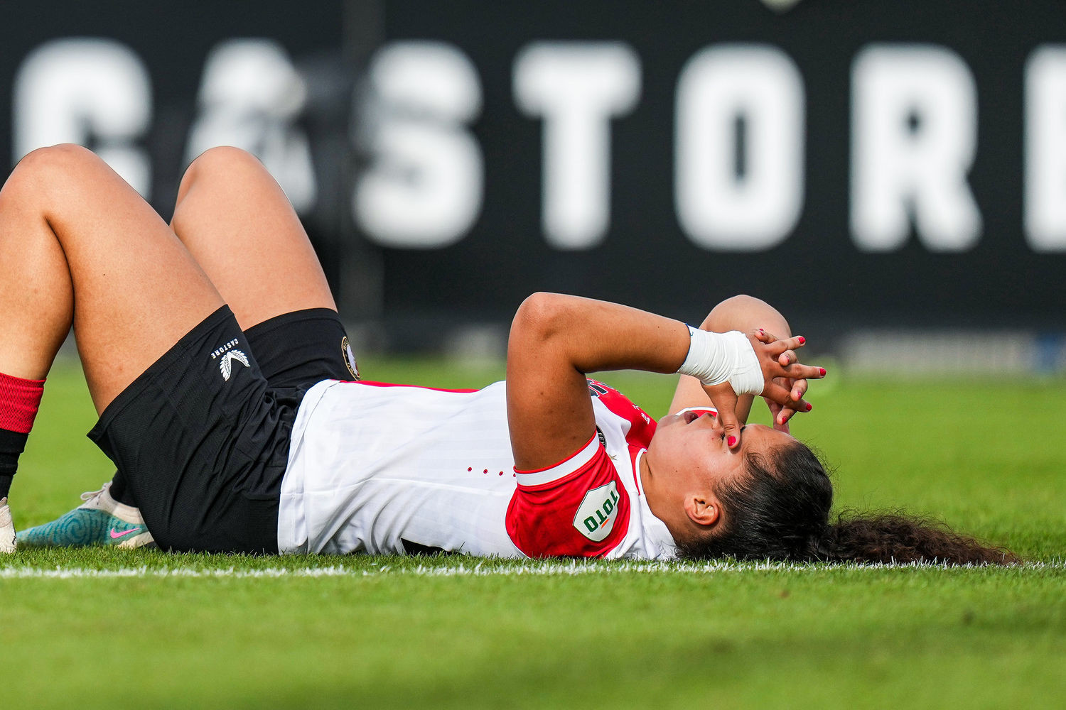 Feyenoord Vrouwen laat tegen Heerenveen grote kans op eerste overwinning liggen