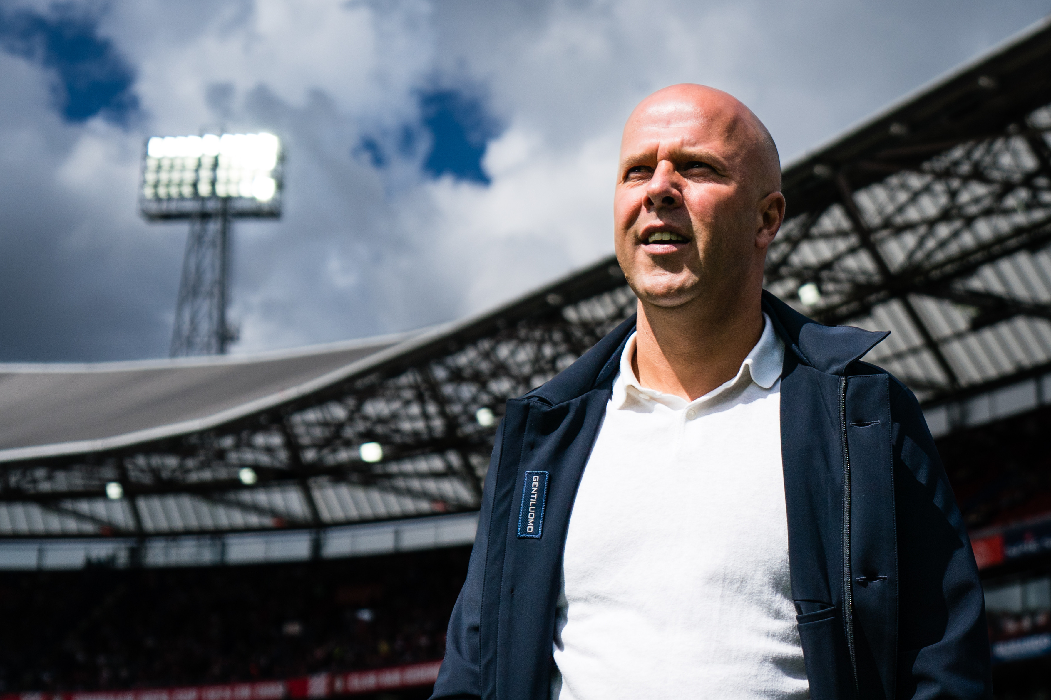 Slot en Te Kloese genieten van de sfeer in De Kuip