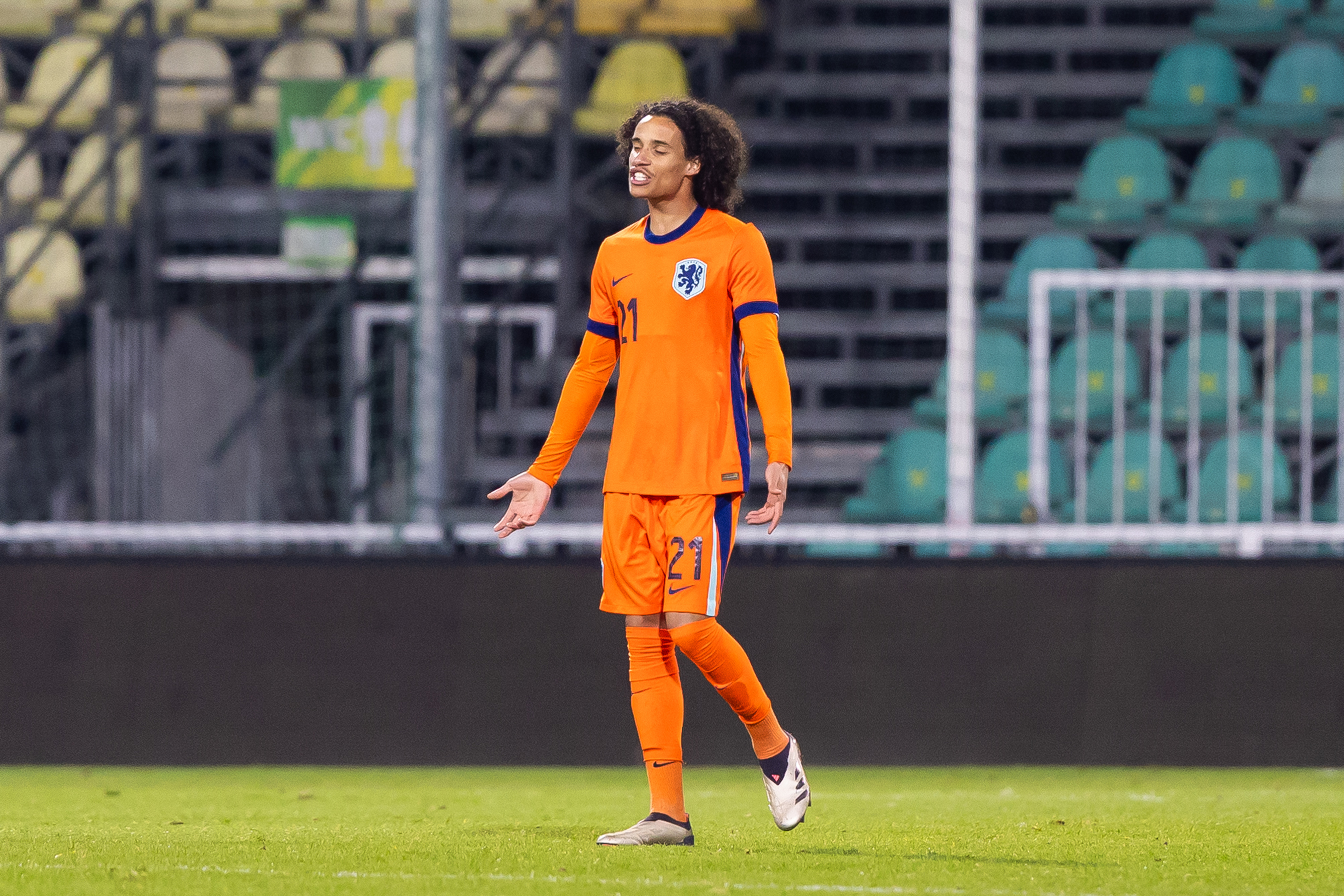 Feyenoord-huurling Zechiël haakt af bij Jong Oranje: “Niet fit genoeg”