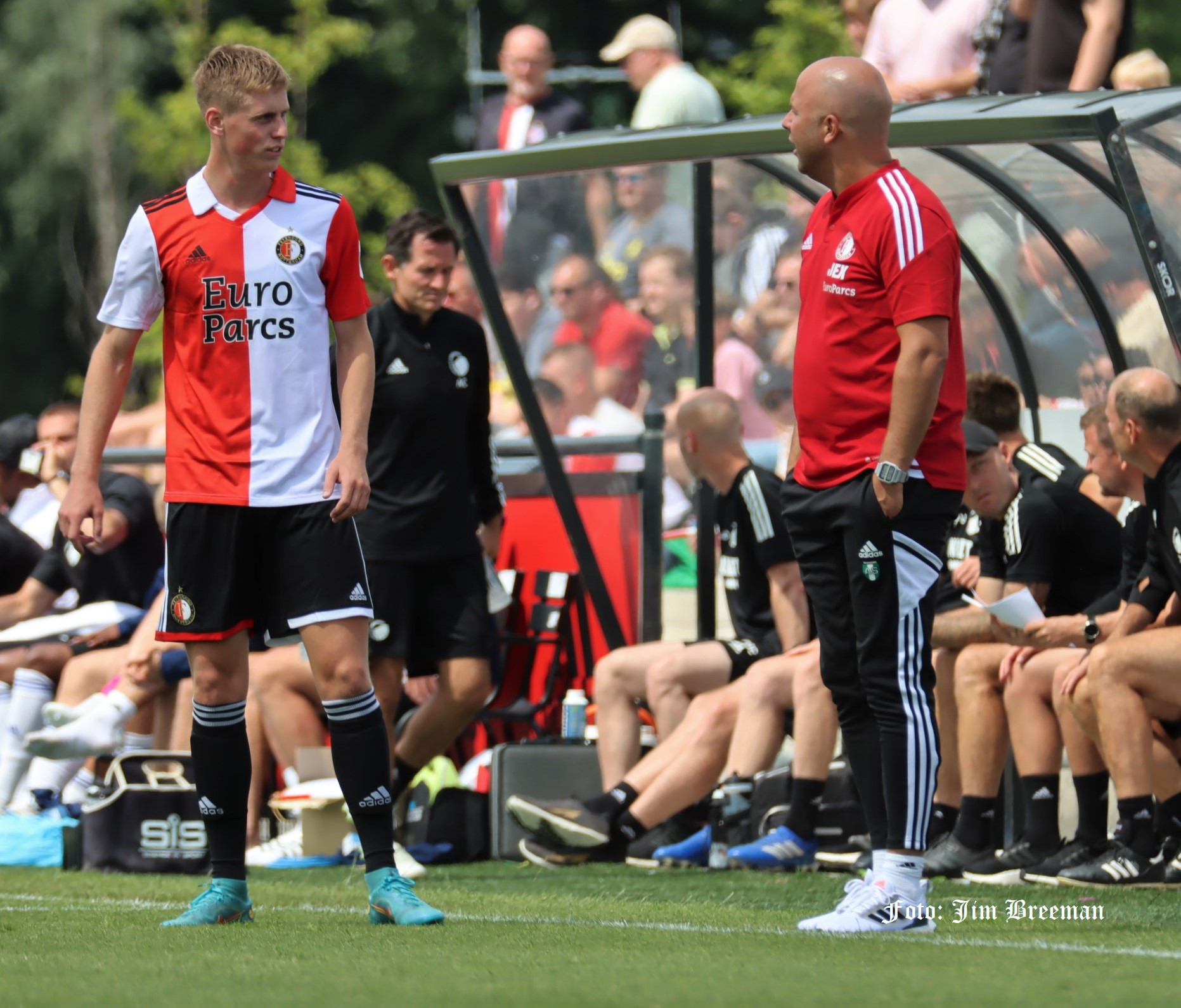 Nesto Groen tekent contract bij Feyenoord