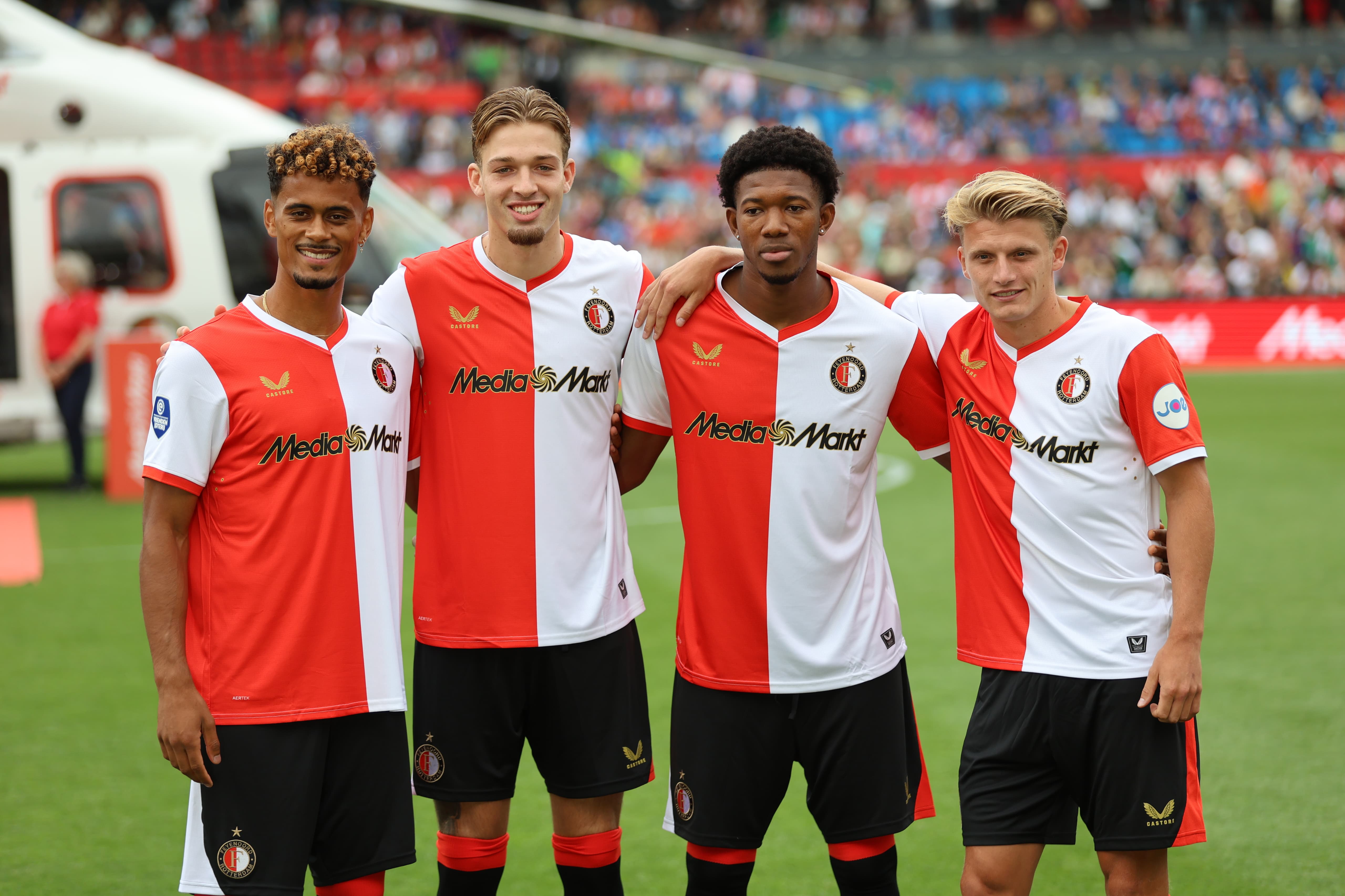Valente trots om Feyenoorder te zijn: "Vanuit de helikopter besefte ik pas hoe groot deze club is"