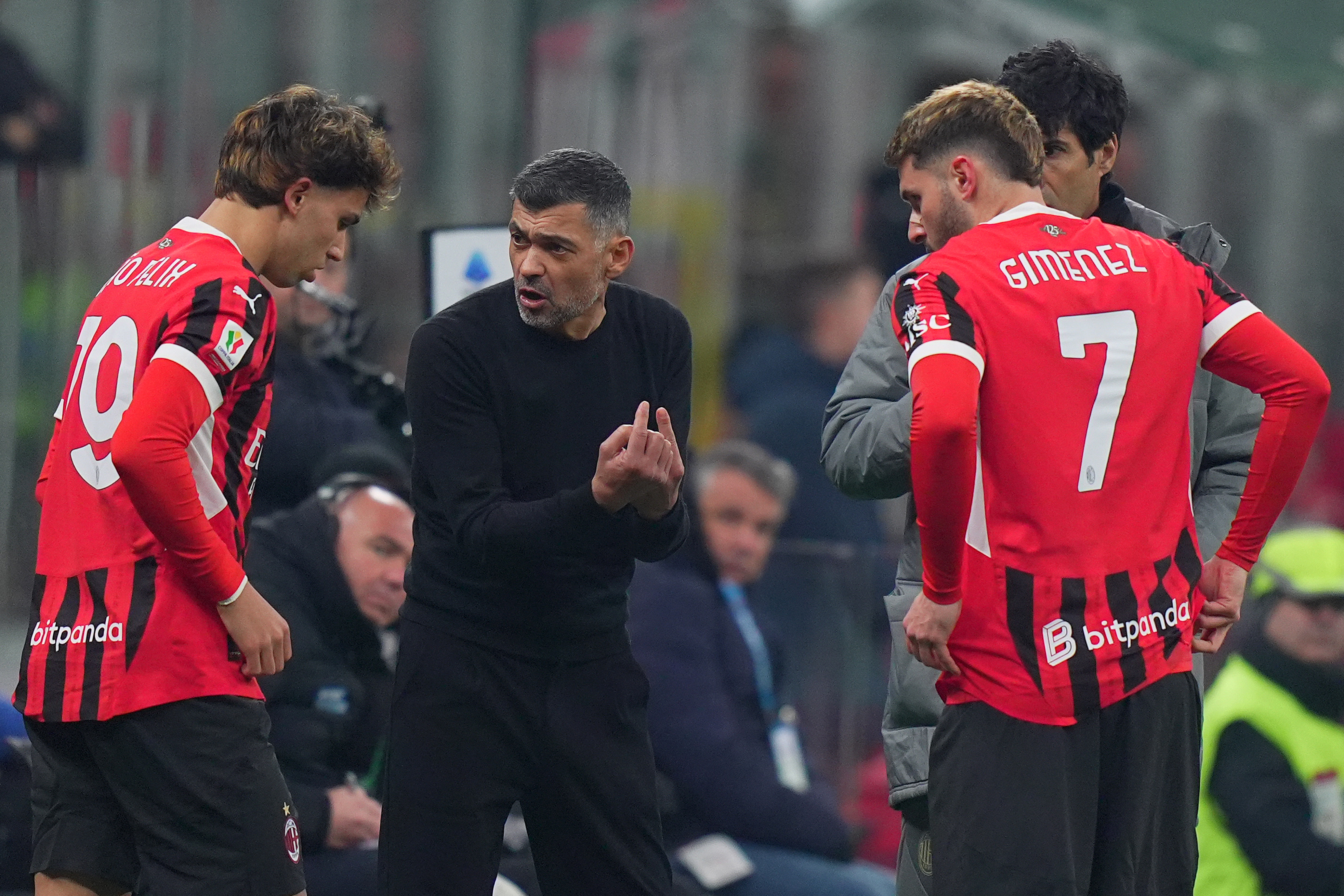 Gimenez bekroont debuut AC Milan met assist tegen AS Roma