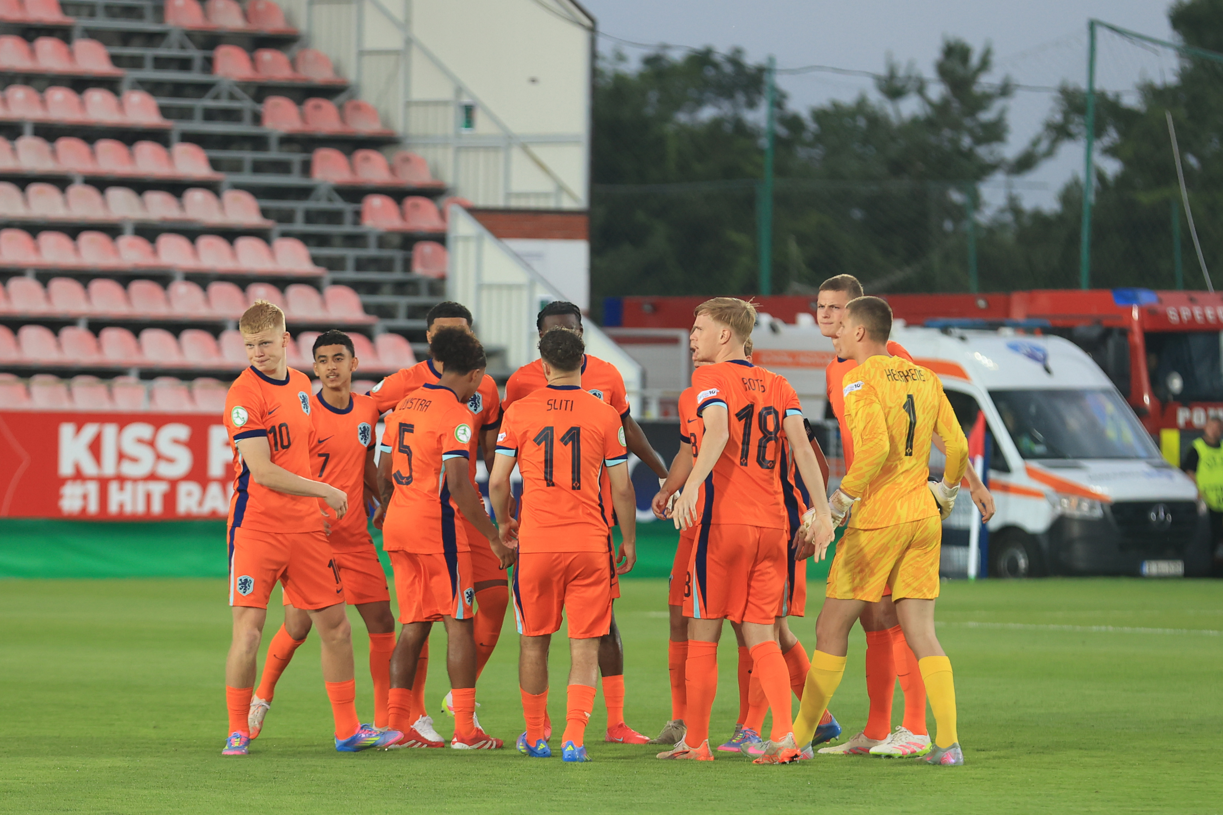 Oranje O19 plaatst zich met Sliti en Read voor halve finales EK na zege op Noorwegen