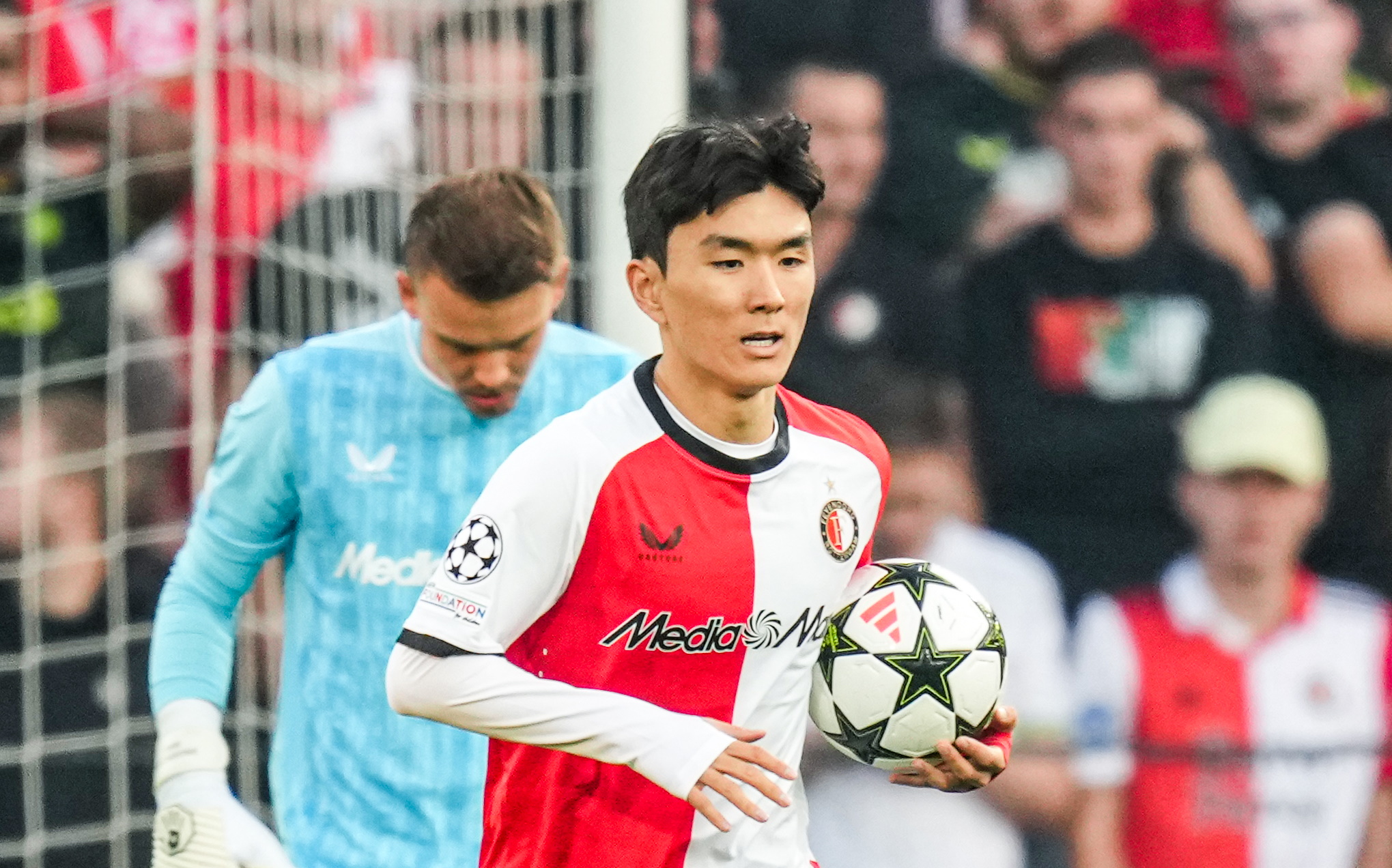 Cijfers • Hwang lichtpuntje bij ondermaats Feyenoord