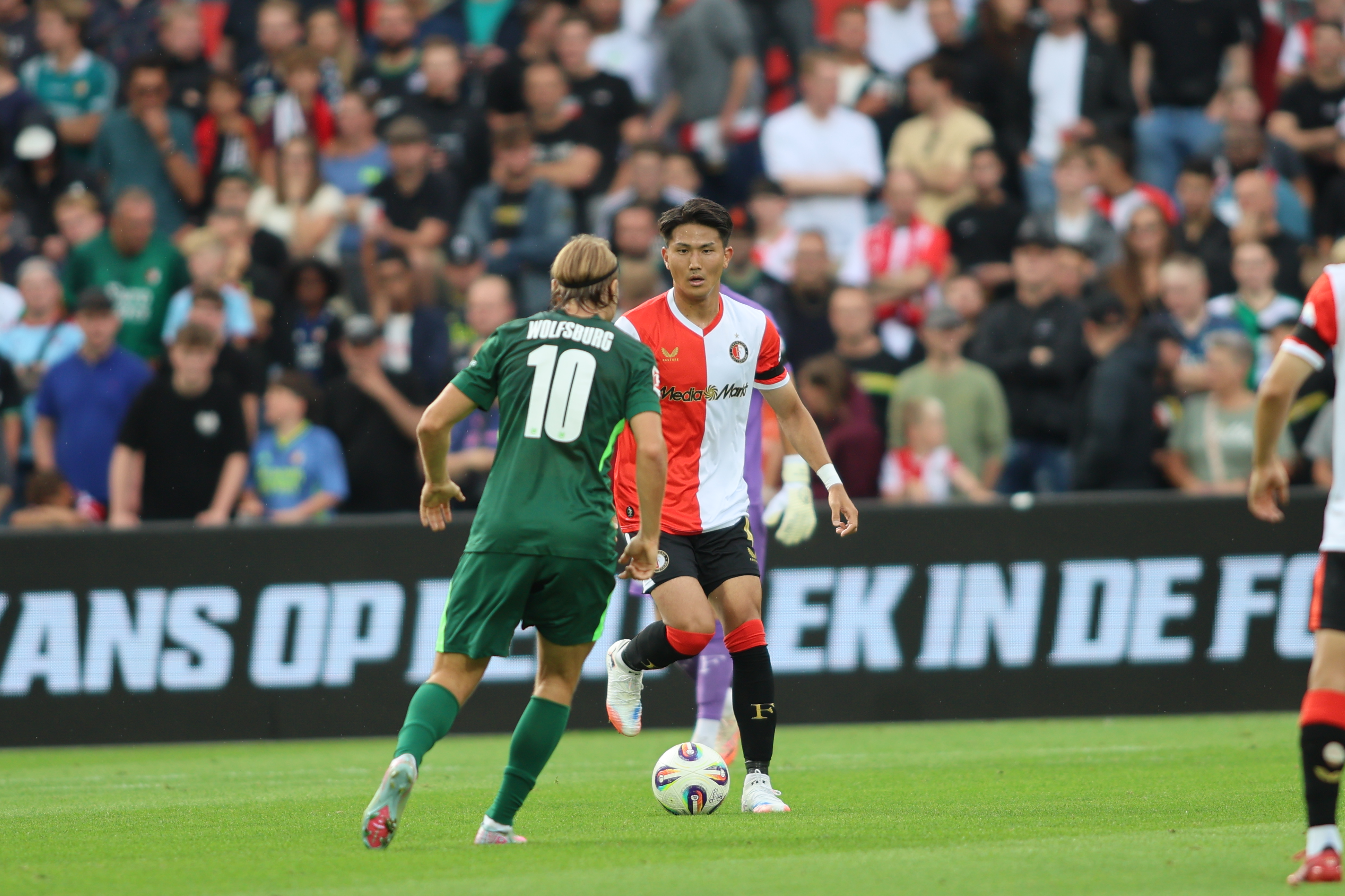 tsuyoshi-watanabe-vs-wolfsburg-jim-breeman-sports-photography-7