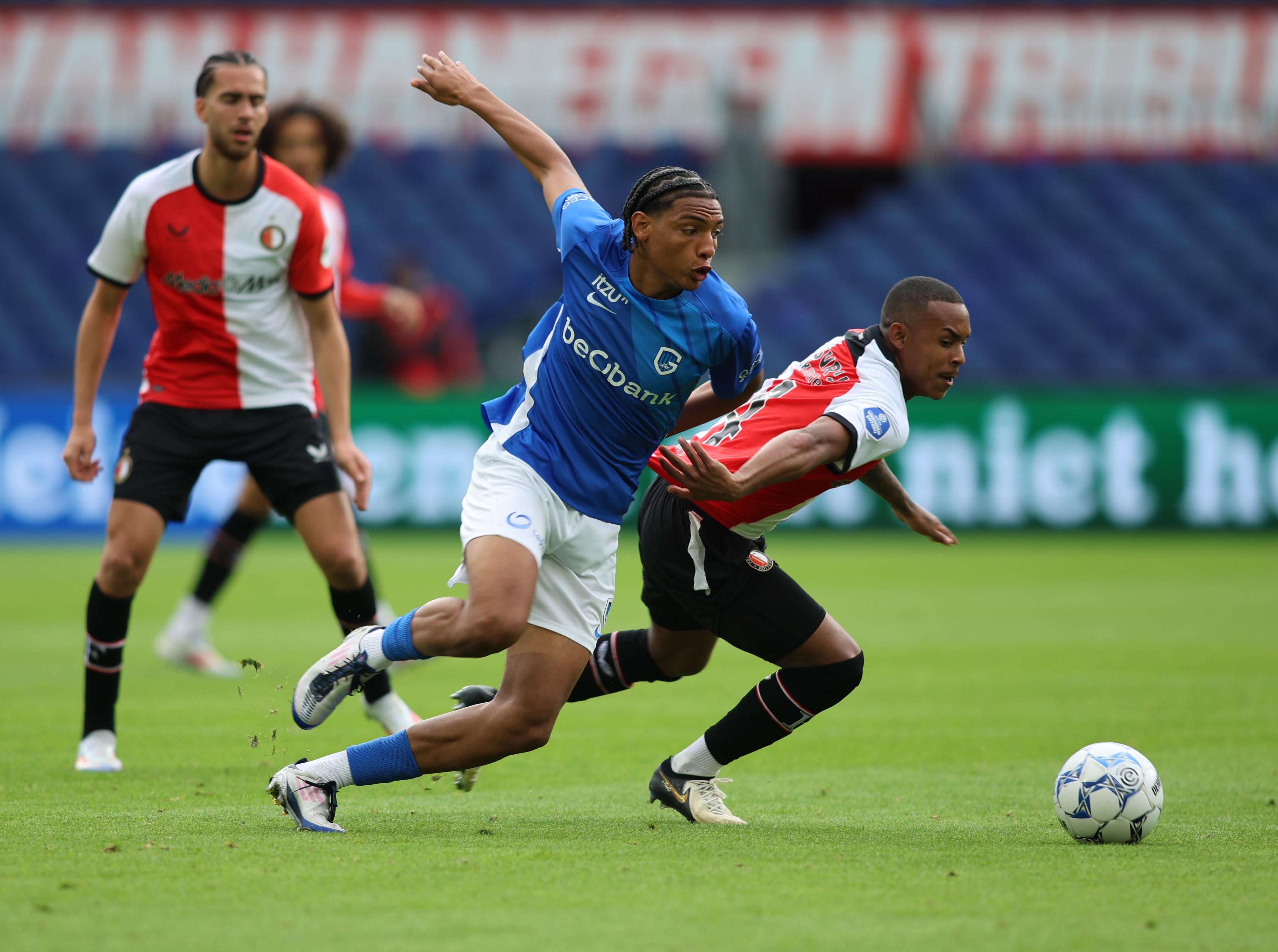 Igor Paixão Feyenoord - KRC Genk Jim Breeman Sports Photography