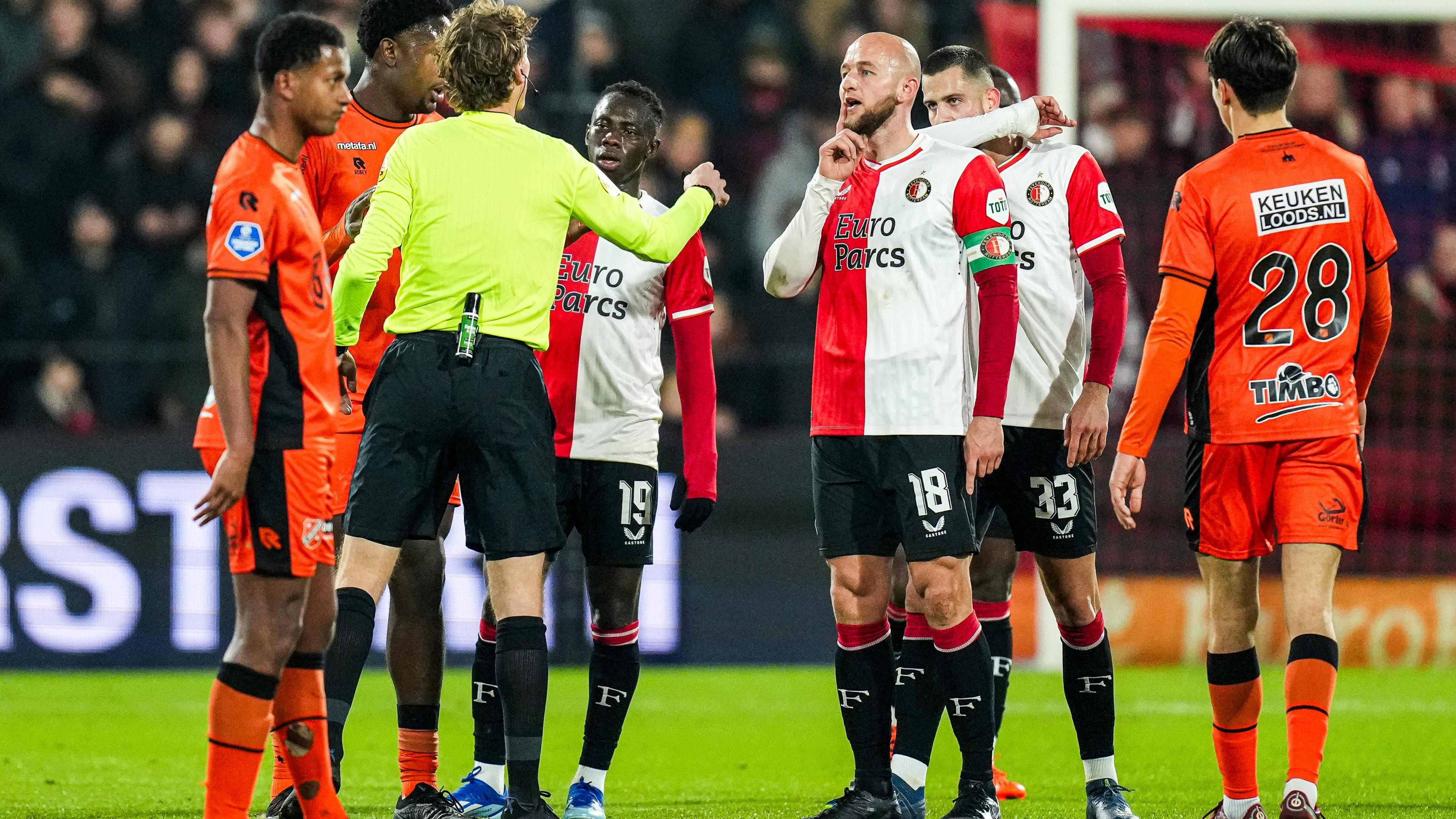 KNVB scherpt richtlijnen aan voor protesten richting scheidsrechters in amateur- en betaald voetbal